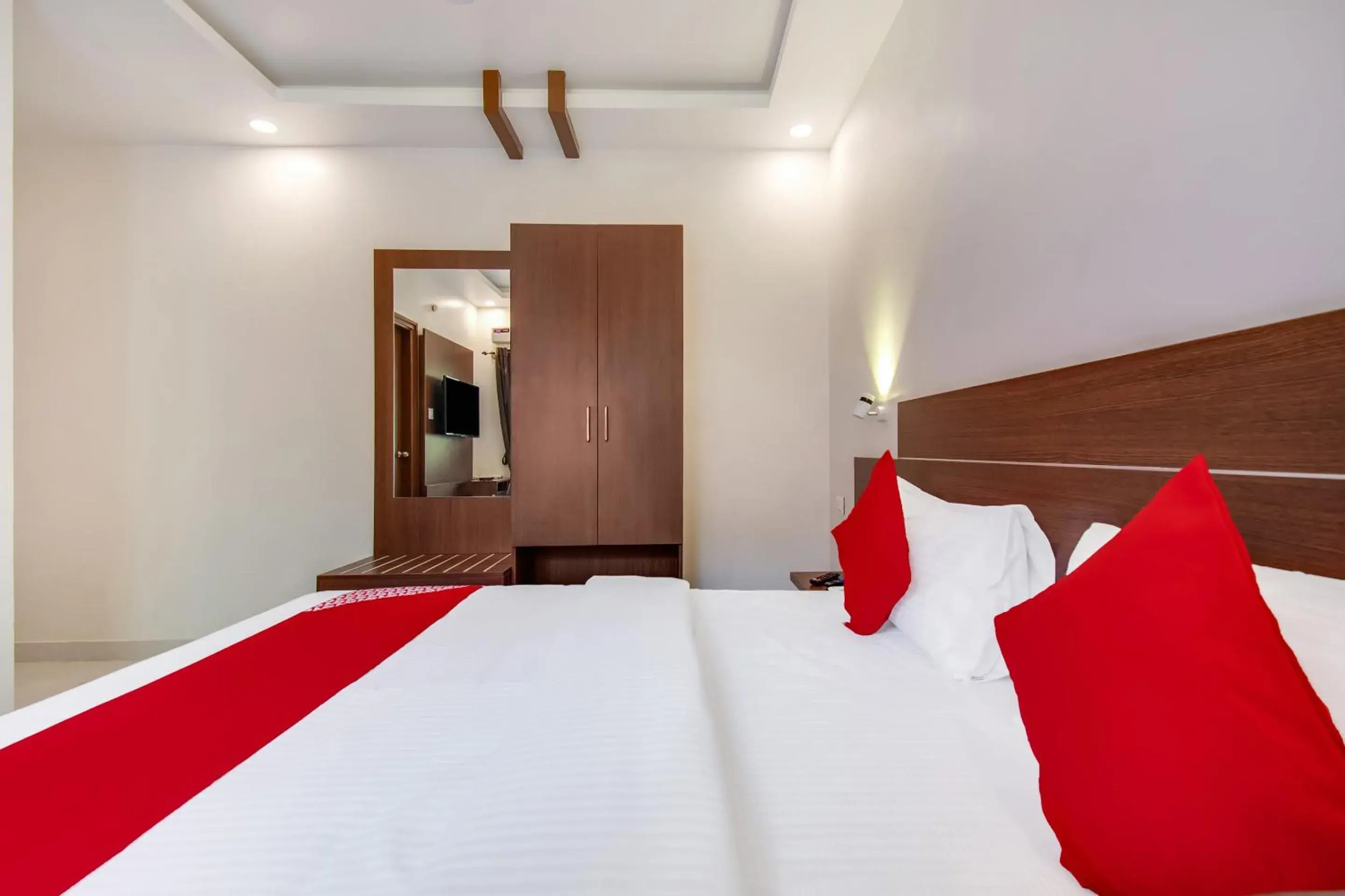 Bedroom, Bed in Super Hotel O Resida Elite Service Apartments Near Manipal hospital Bedroom, Bed in Super Hotel O Resida Elite Service Apartments Near Manipal hospital