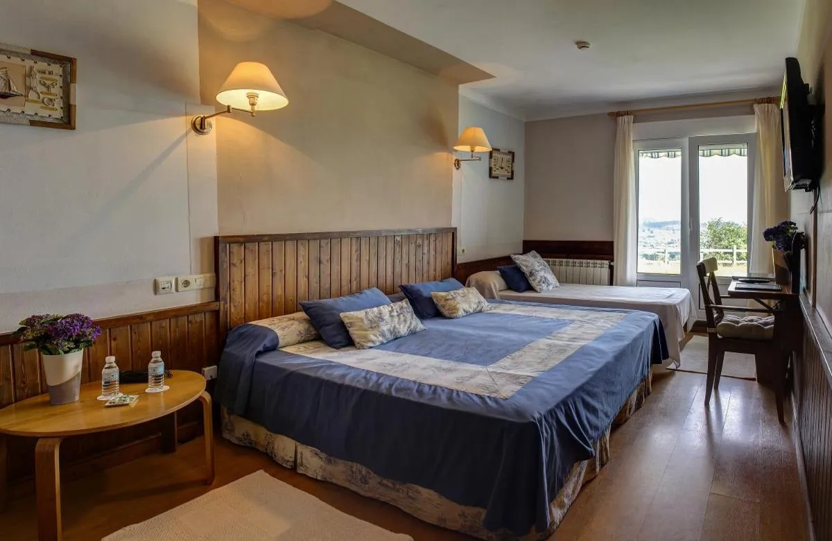 Bedroom, Bed in Hotel Mirador del Sella