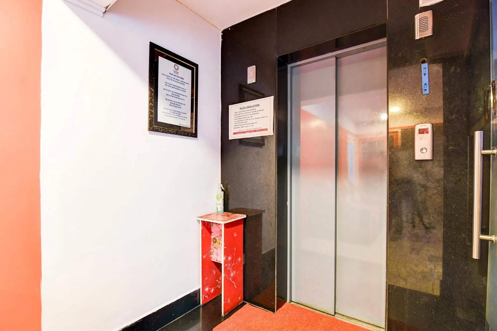 elevator in FabHotel Ballygunge Luxury - Behind Punjab Club