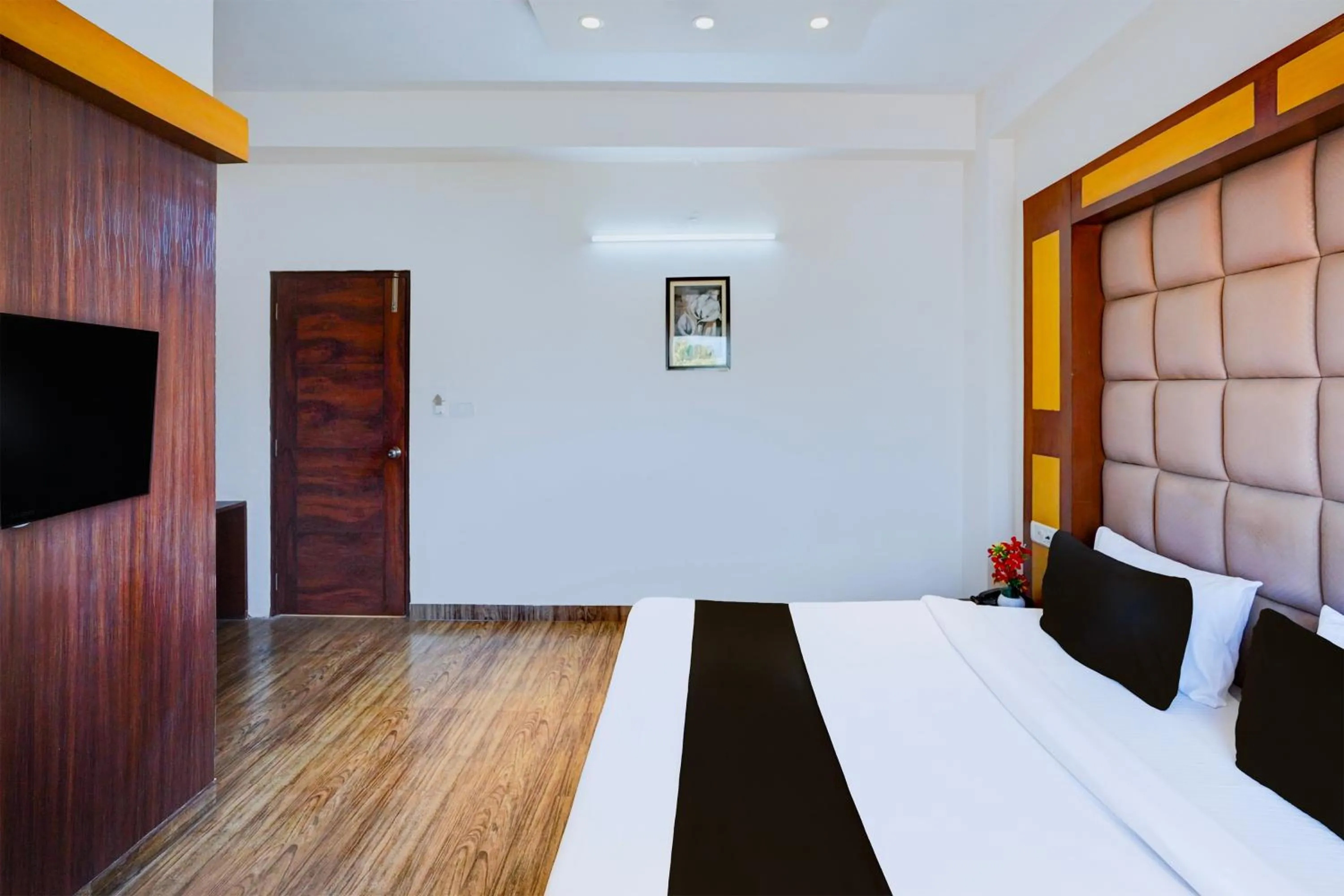 Bedroom, Bed in Super Townhouse Prince Chowk Near Railway Station