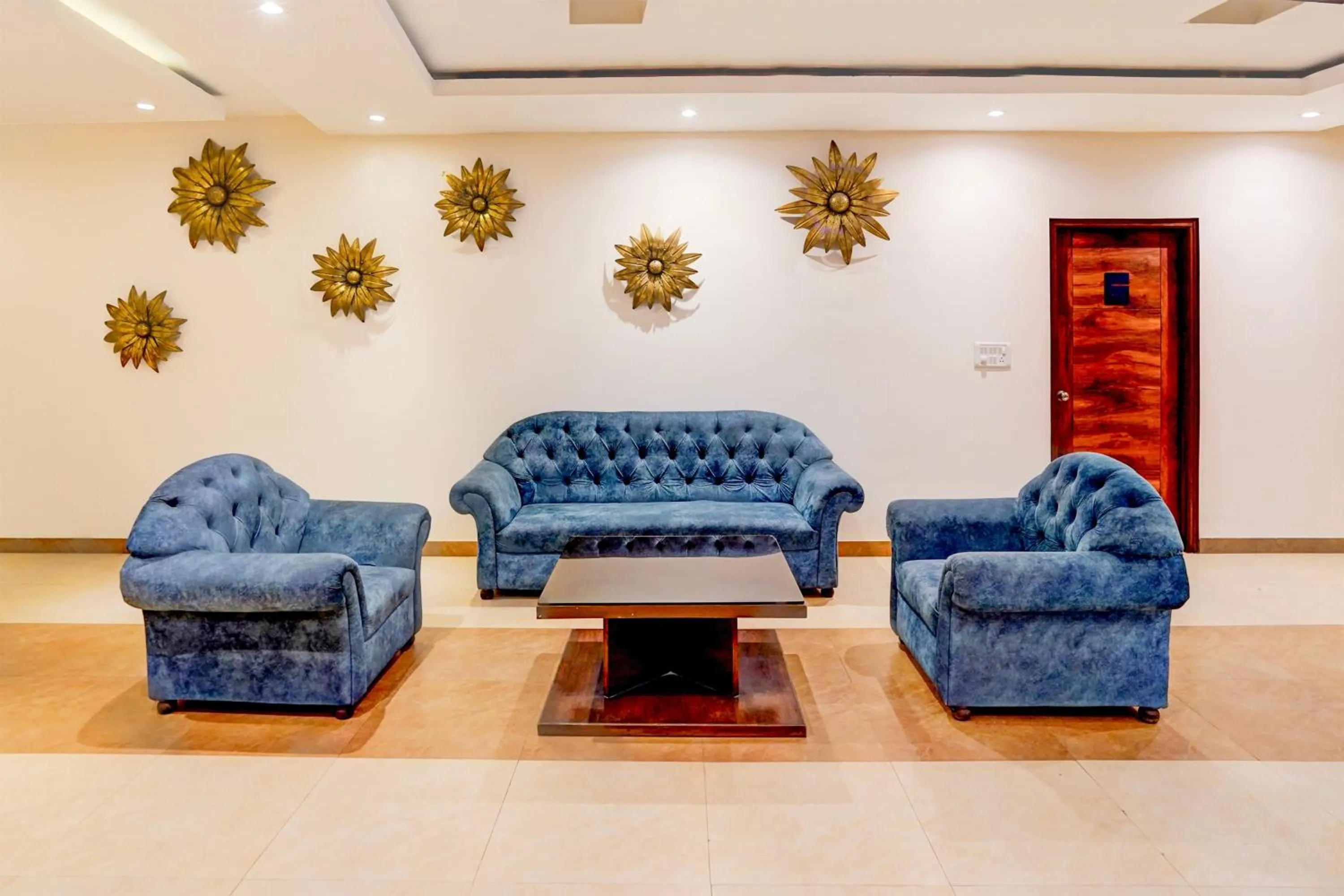 Lobby or reception in Super Townhouse Prince Chowk Near Railway Station