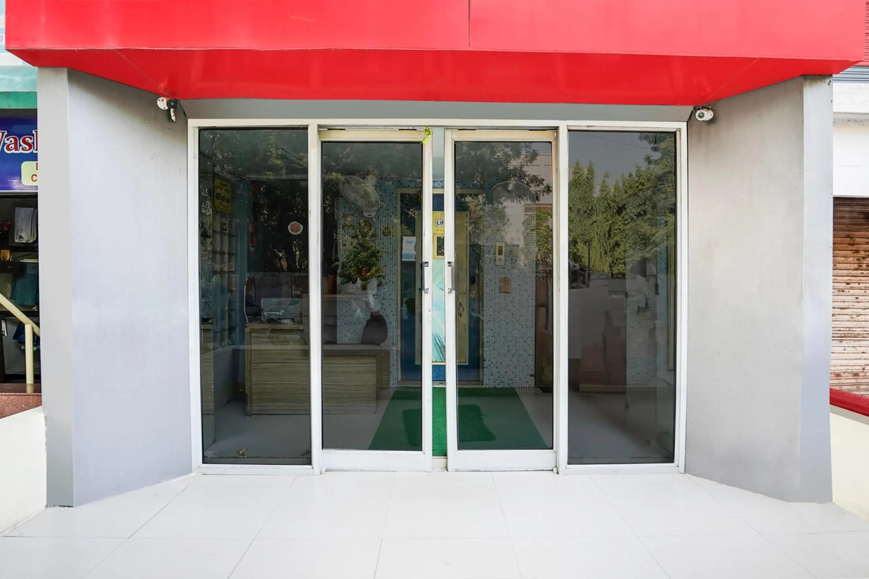 Facade/entrance in Hotel O Vibrant Residency