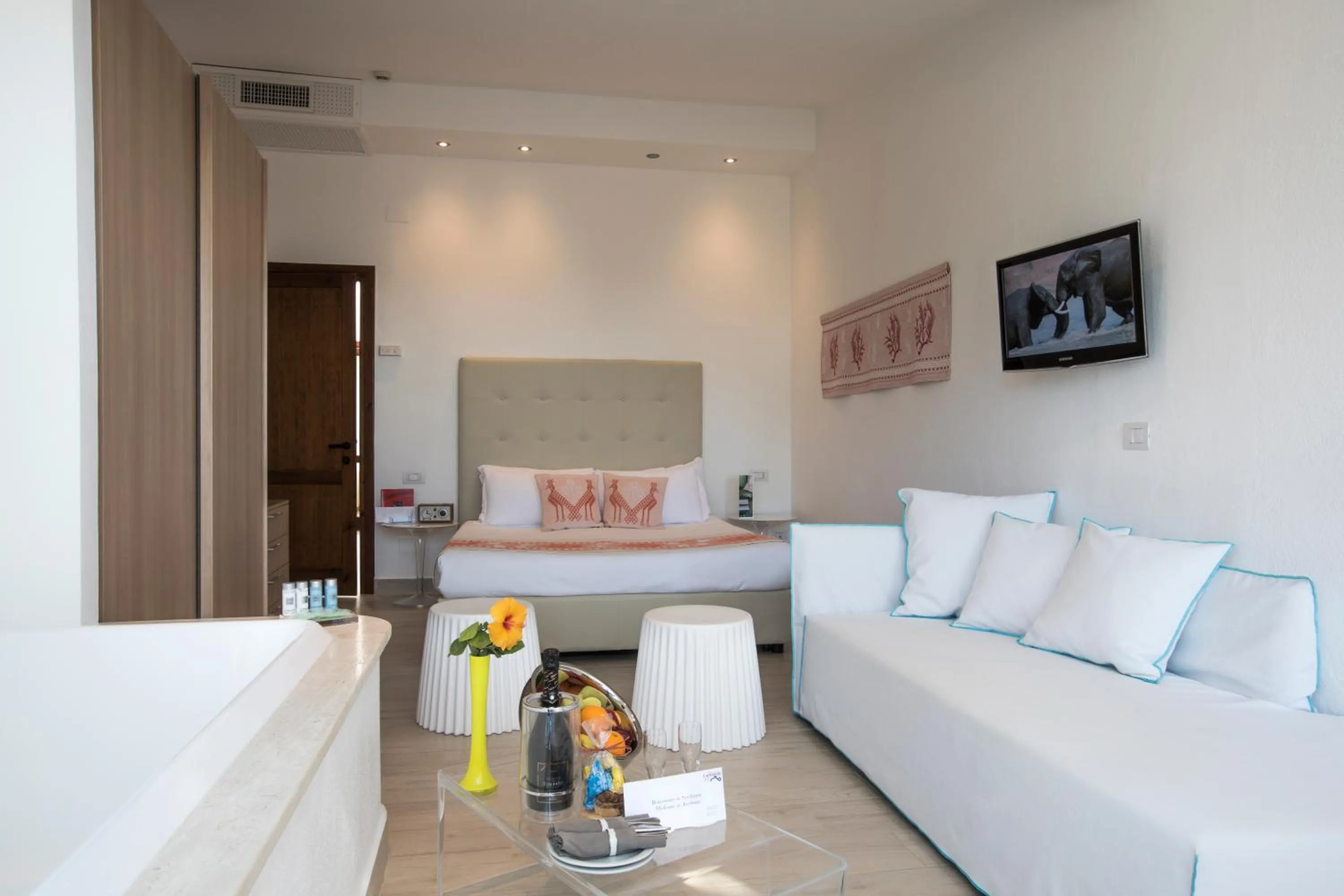 Bed in Cormoran Hotel & Residence