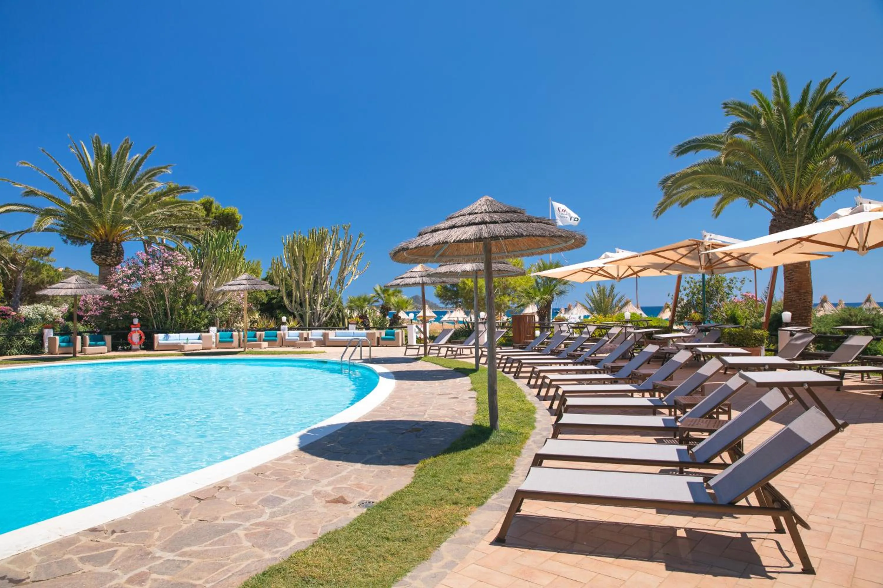 Day in Cormoran Hotel & Residence