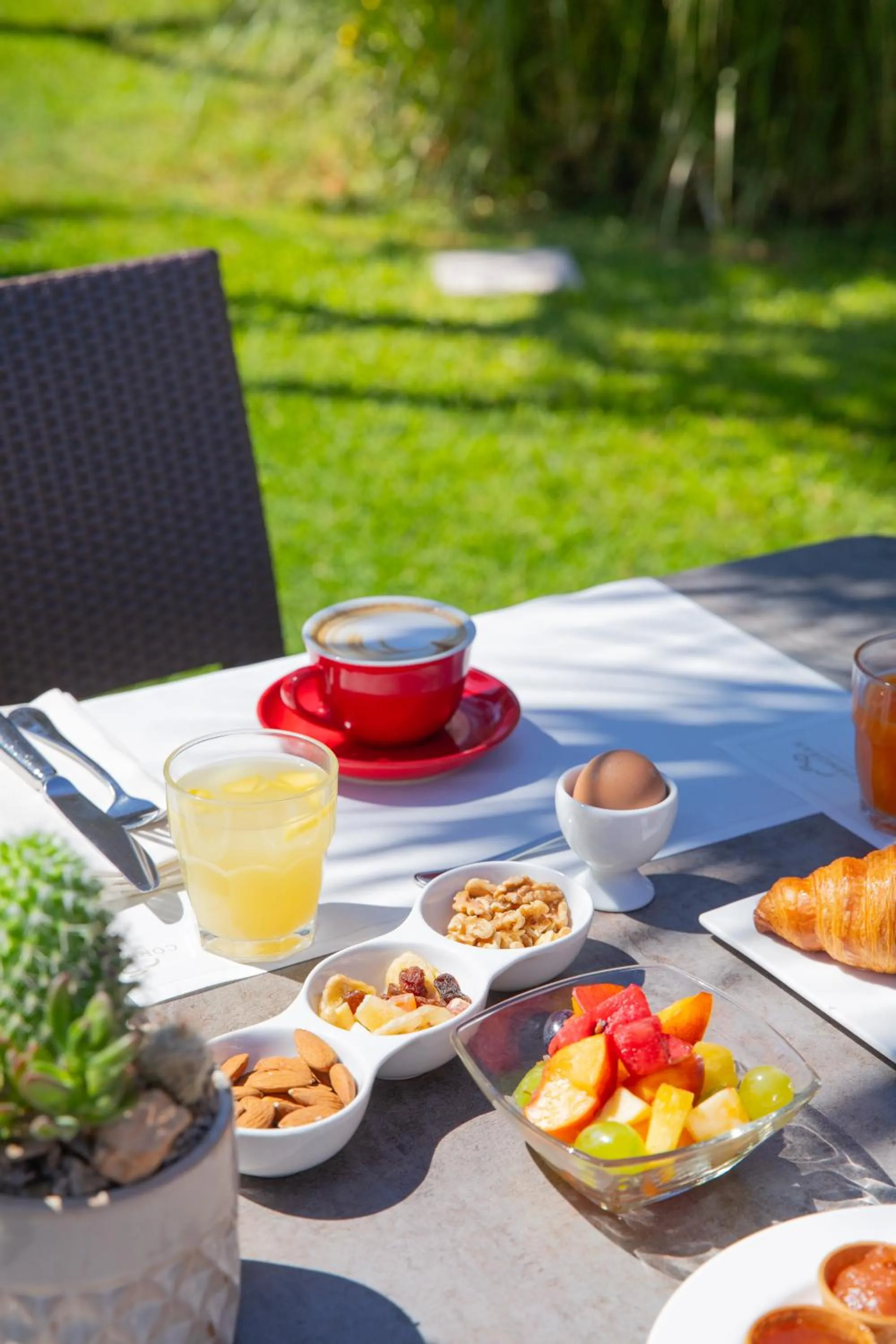 Breakfast in Cormoran Hotel & Residence