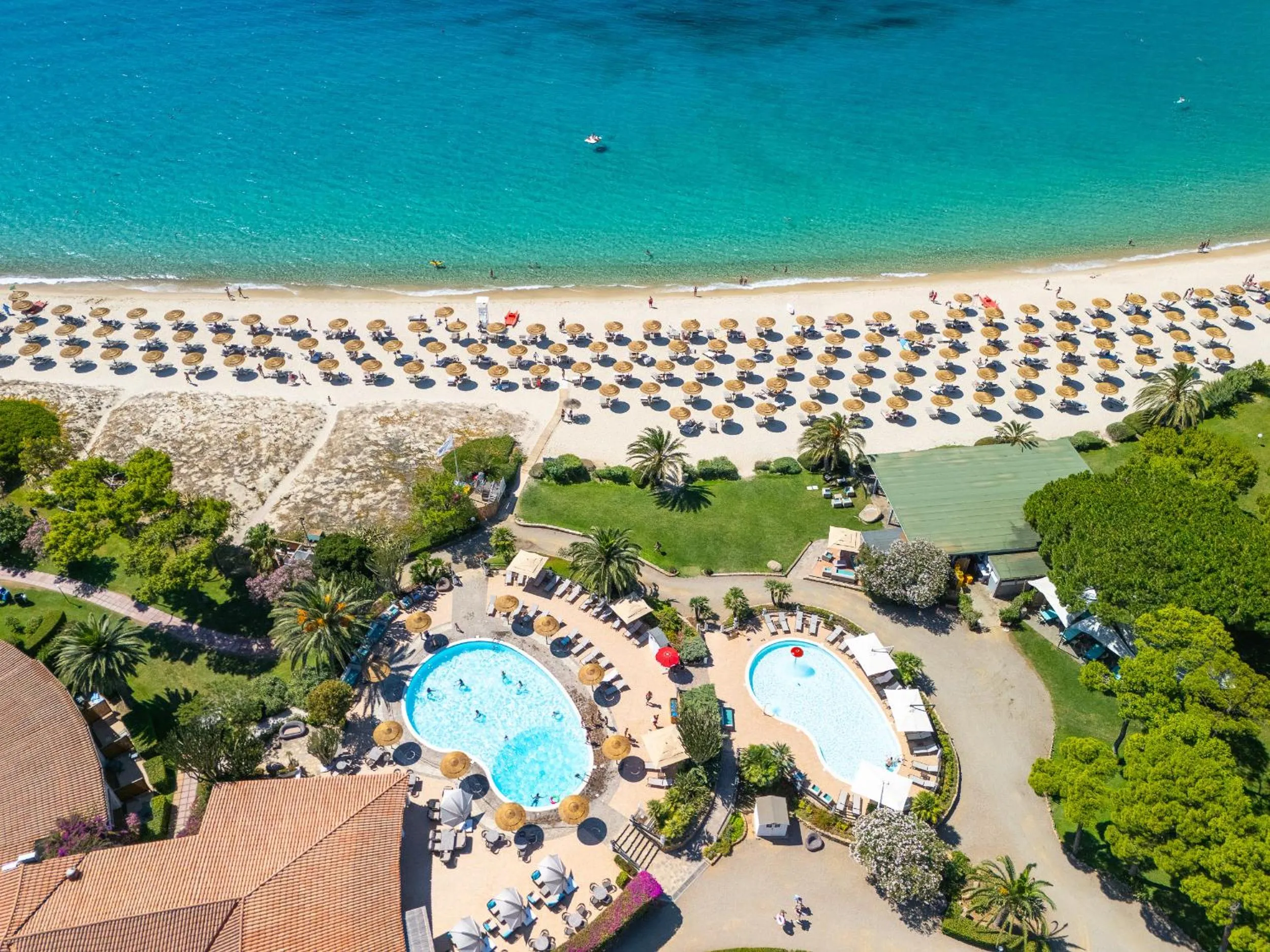 Swimming pool in Cormoran Hotel & Residence