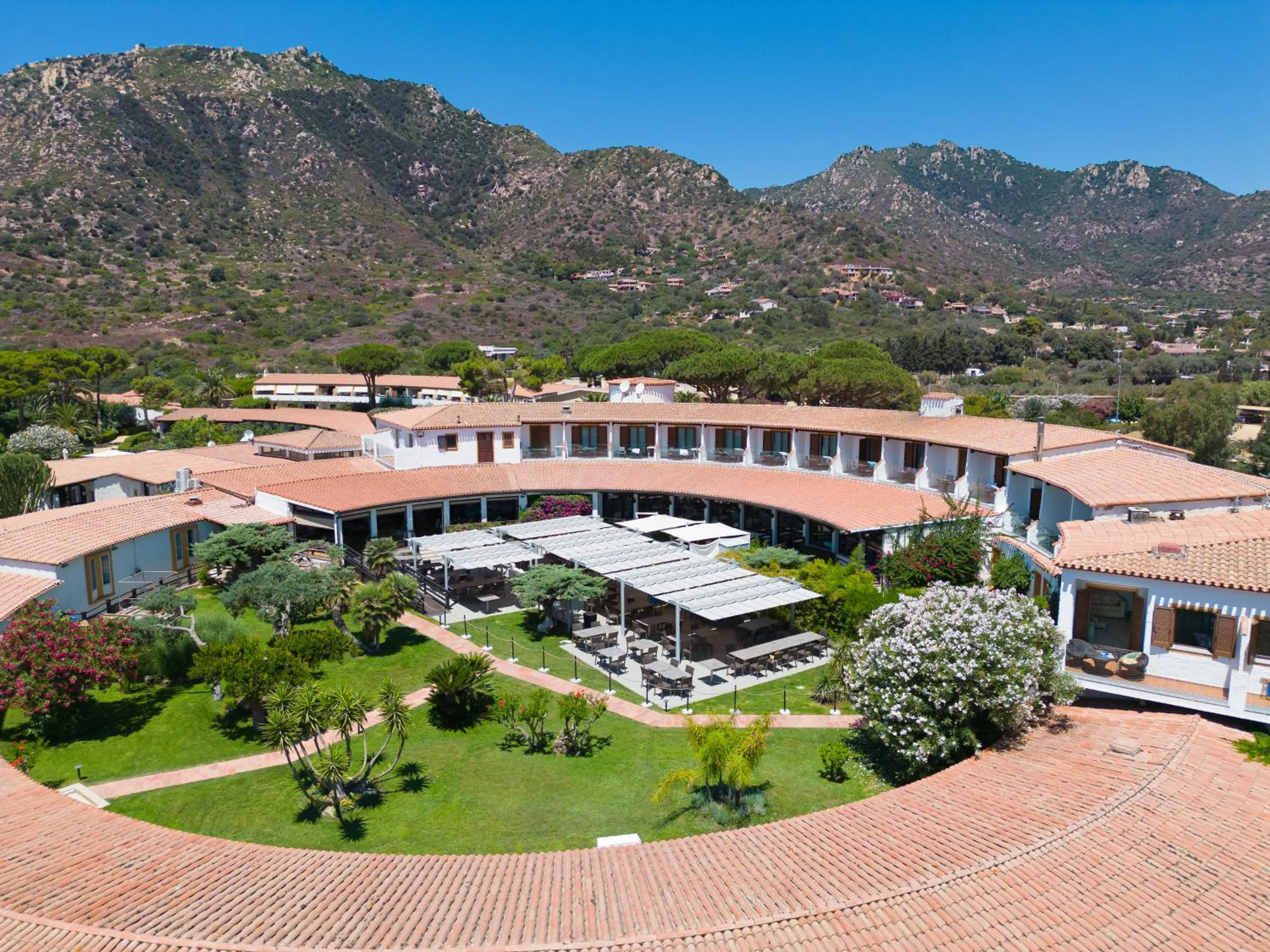 Day in Cormoran Hotel & Residence