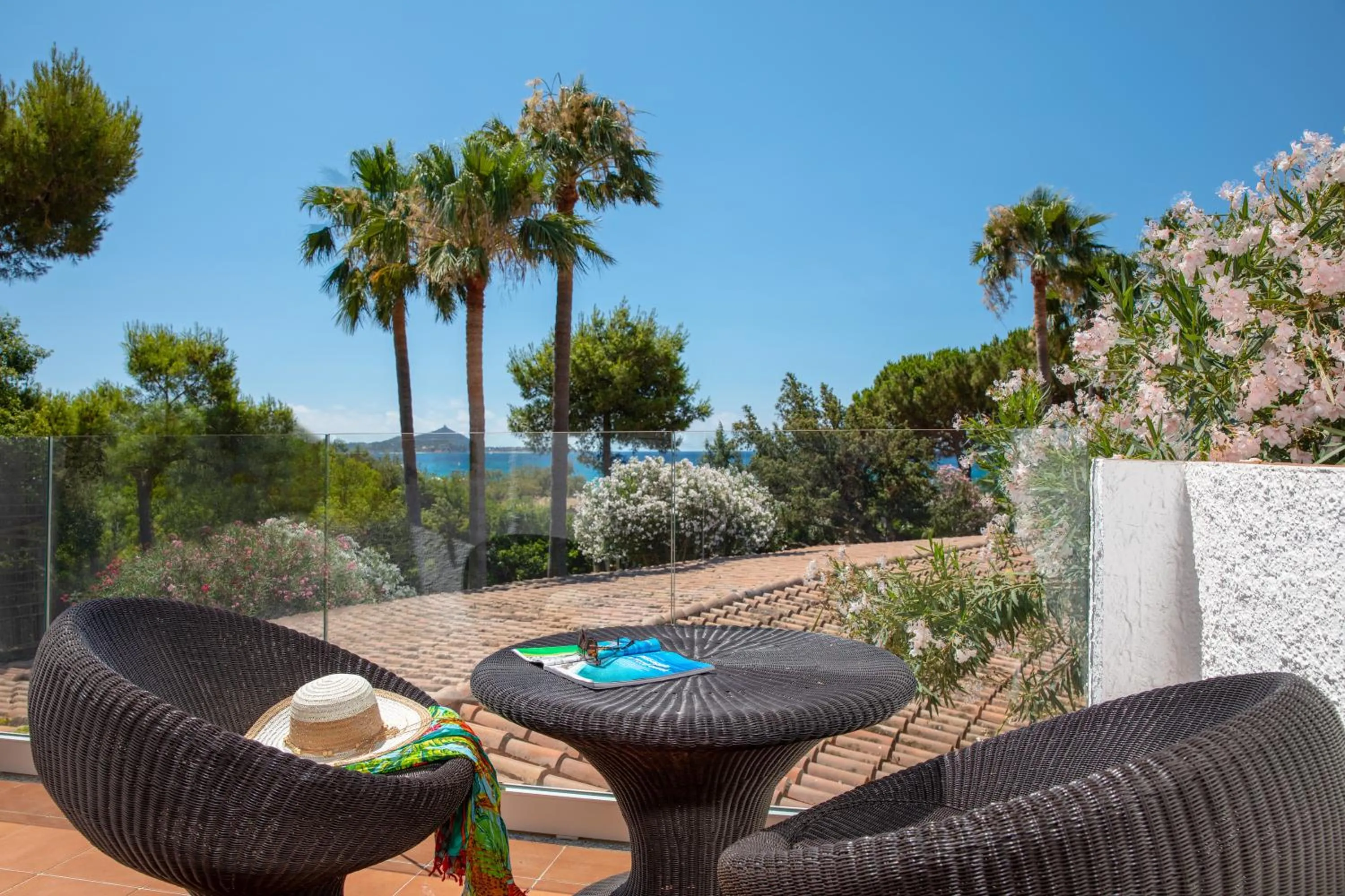 Day in Cormoran Hotel & Residence