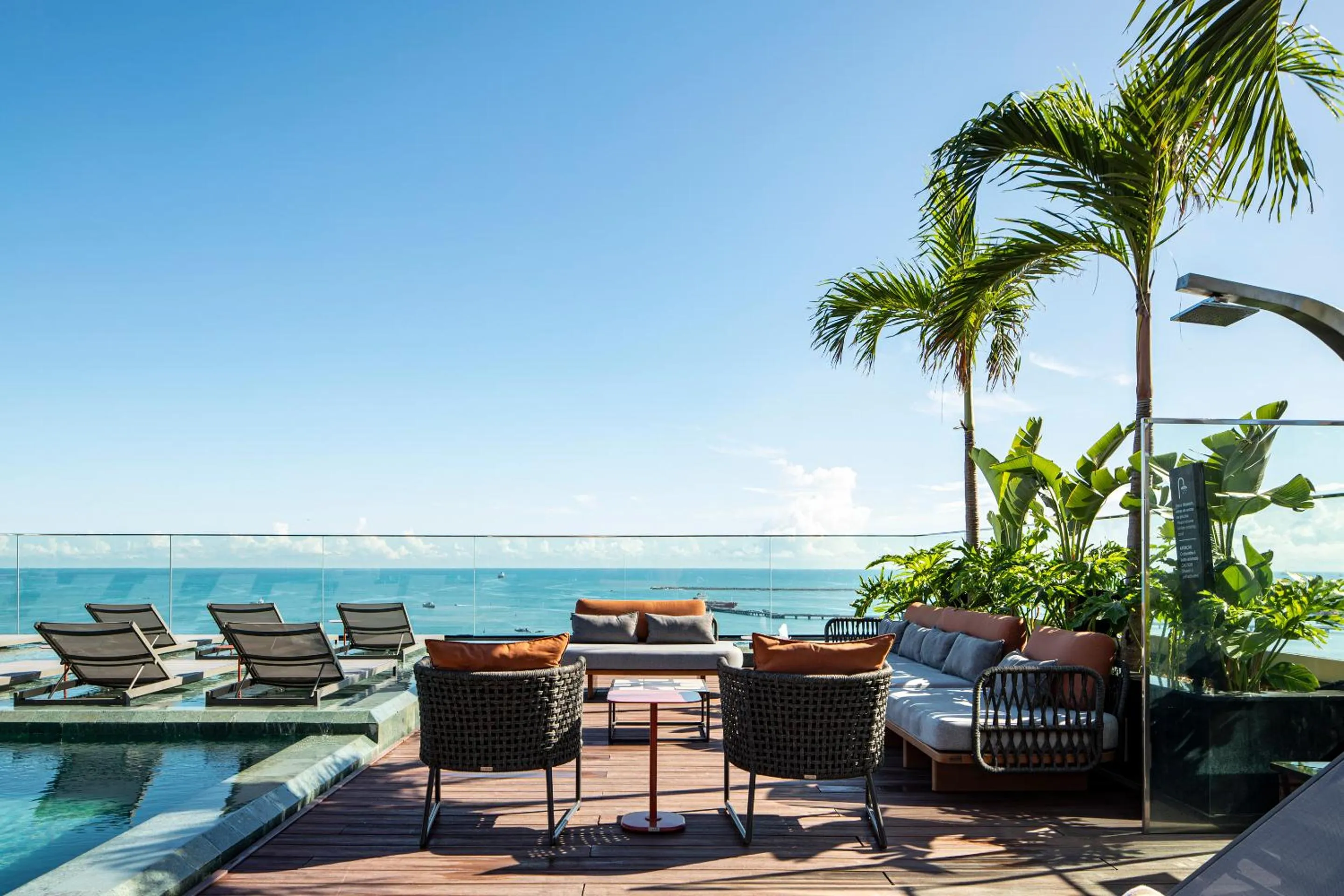 Swimming pool in Hotel Gran Marquise
