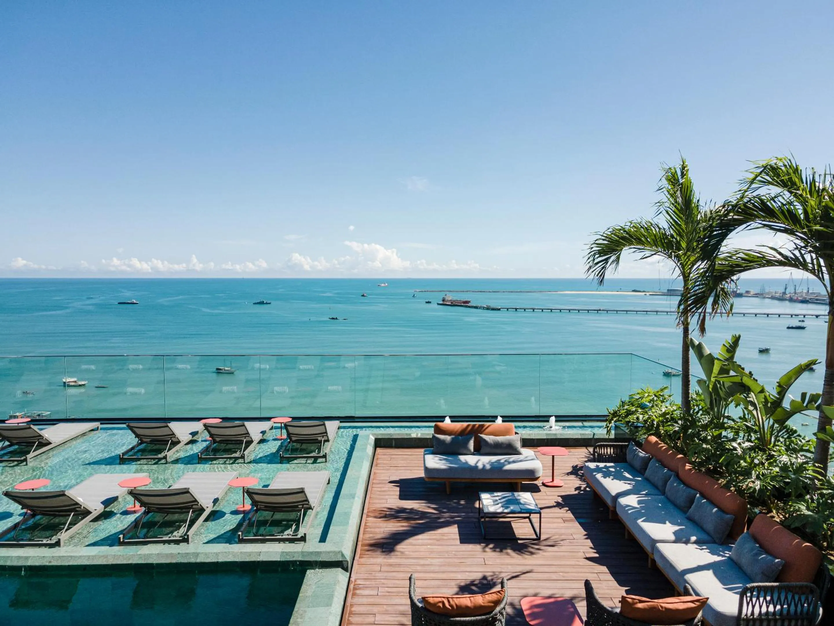 Swimming pool in Hotel Gran Marquise