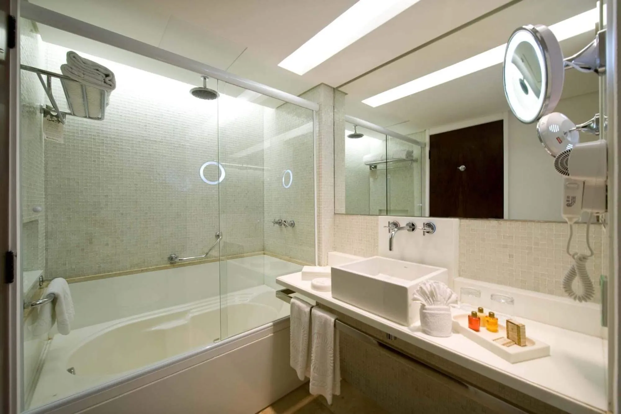 Bathroom in Hotel Gran Marquise