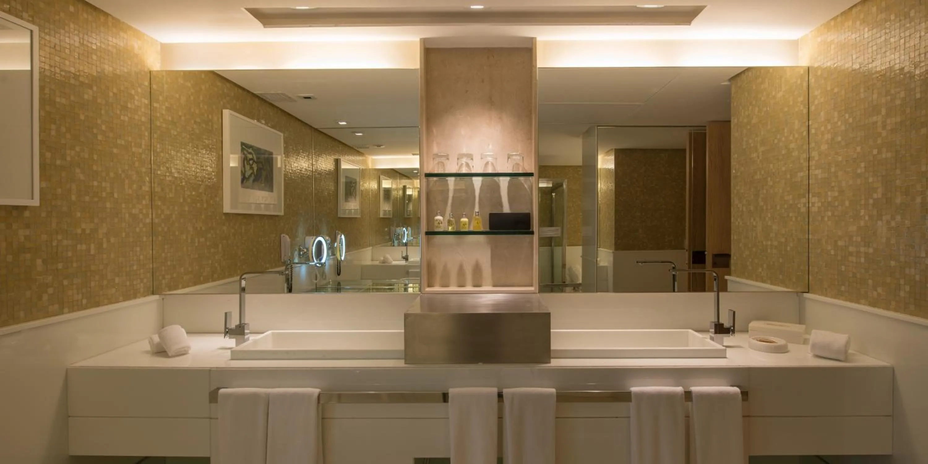 Bathroom in Hotel Gran Marquise