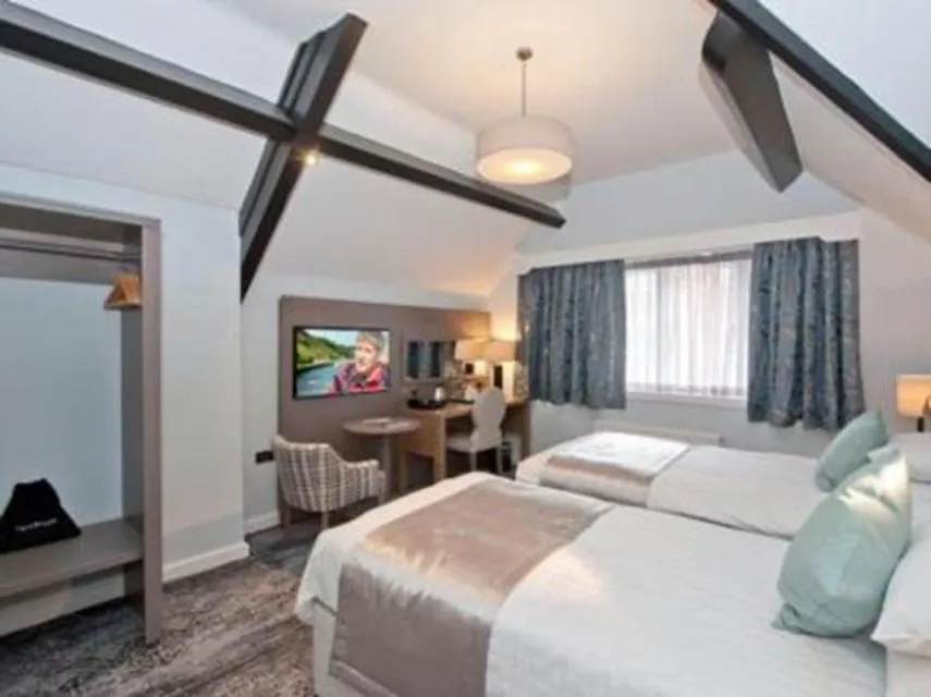 Shower in The Portland Hotel Wetherspoon