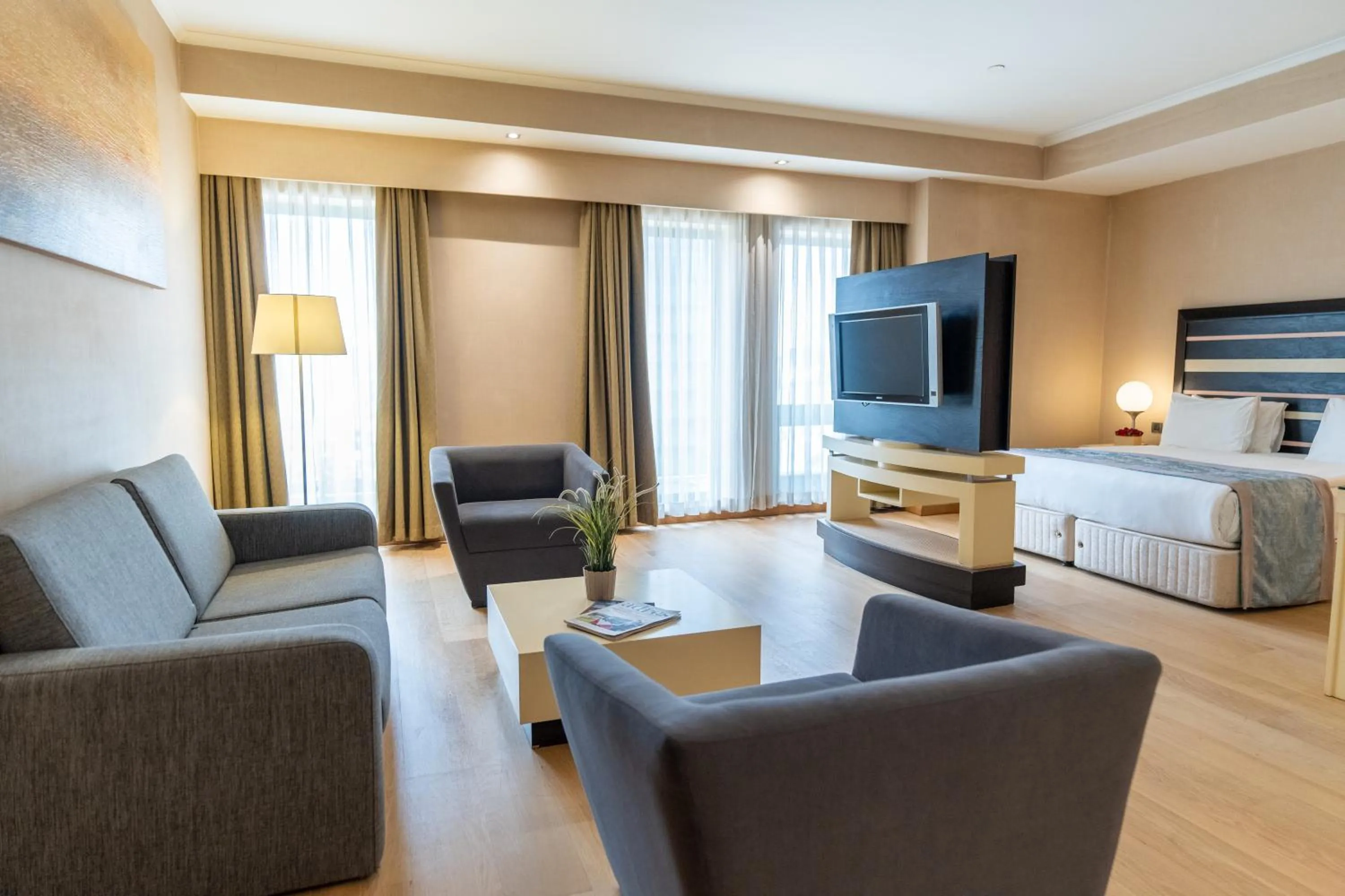 Communal lounge/ TV room in Sundance Hotel Istanbul