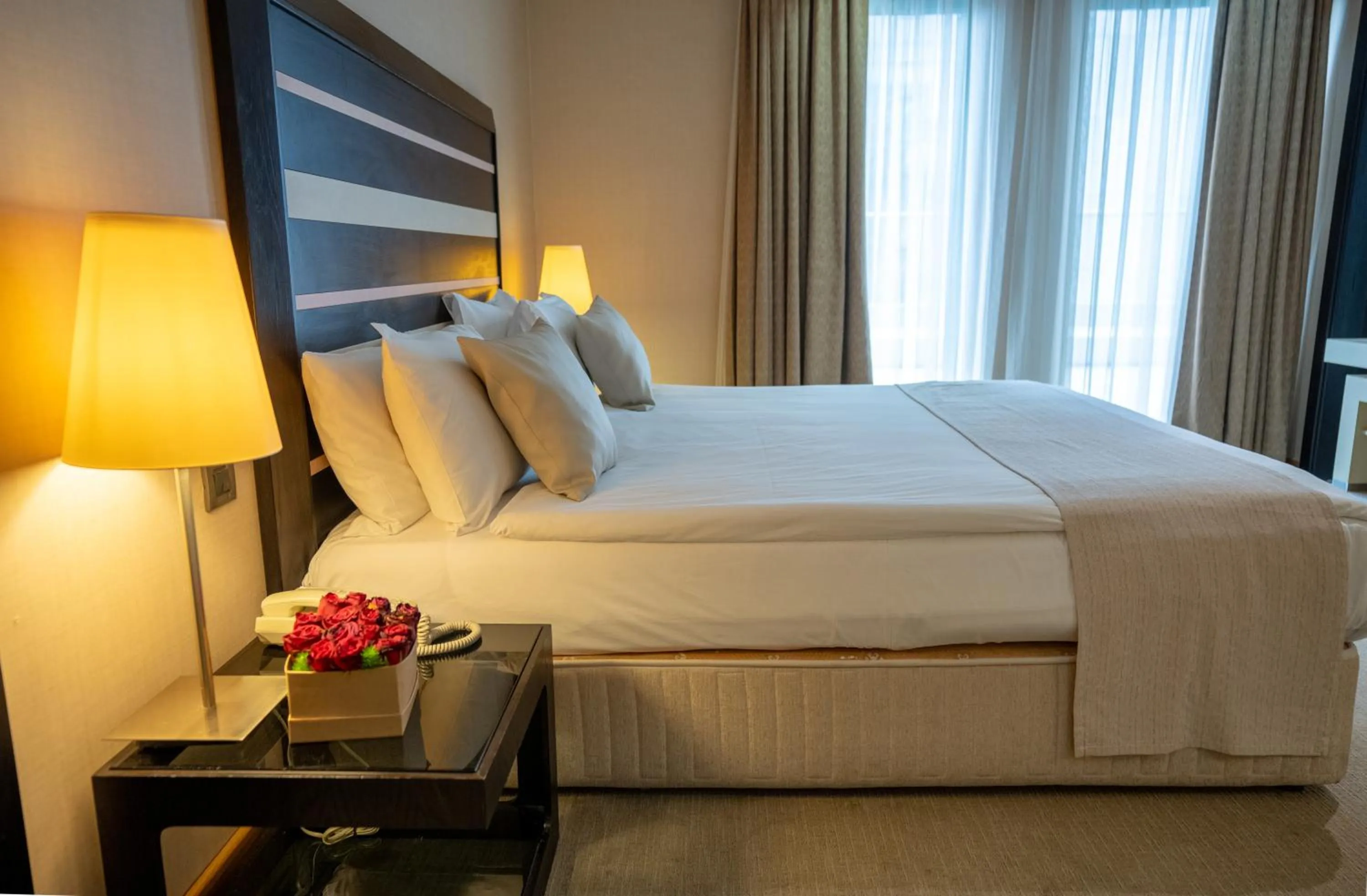 Photo of the whole room, Bed in Sundance Hotel Istanbul