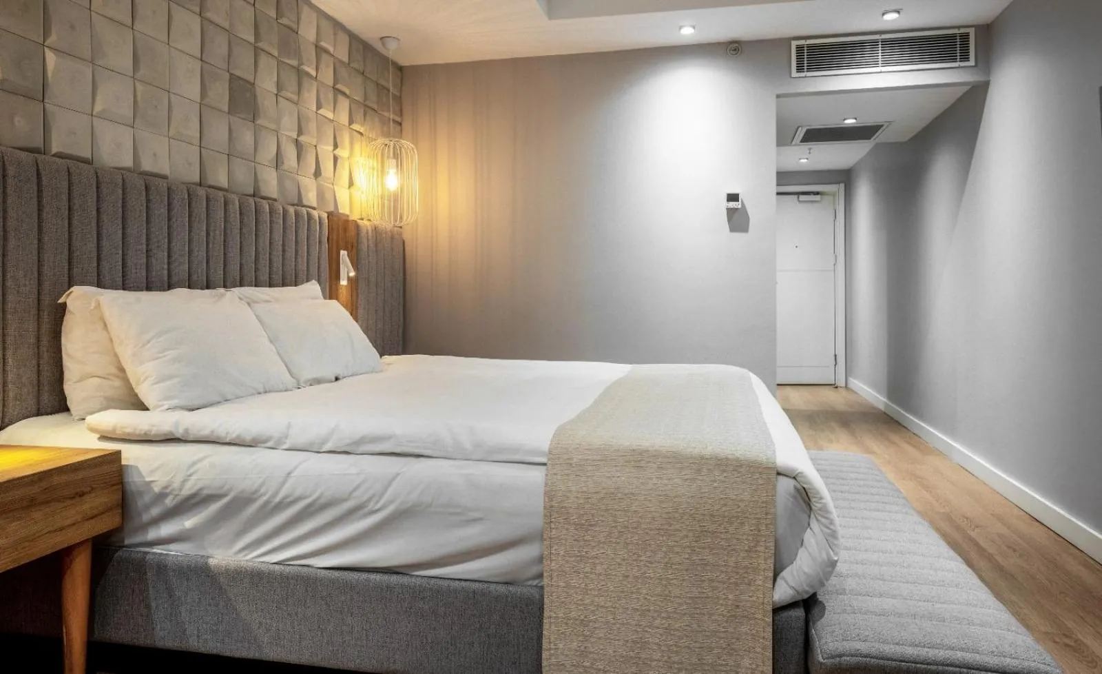 Photo of the whole room, Bed in Sundance Hotel Istanbul