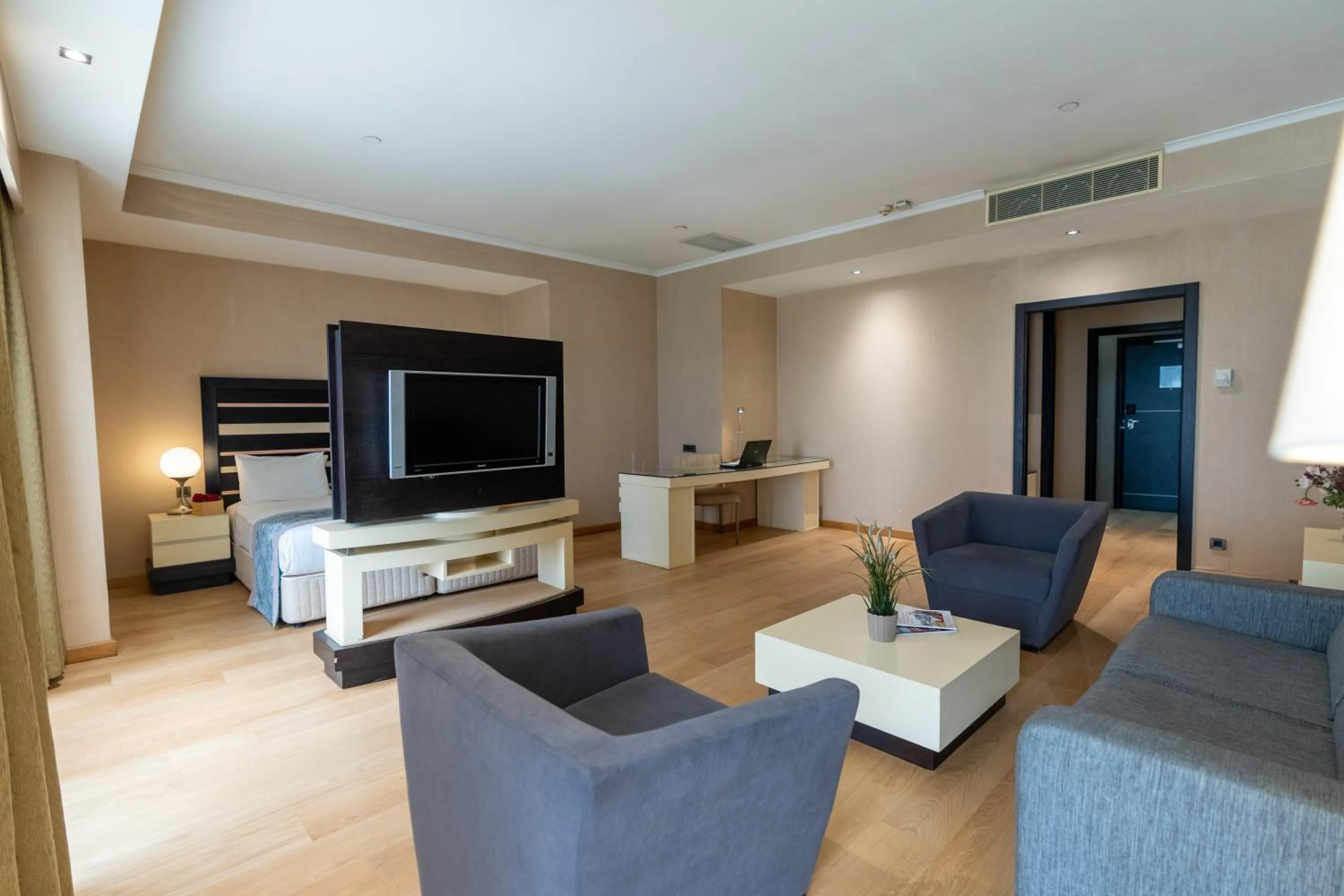 Communal lounge/ TV room in Sundance Hotel Istanbul