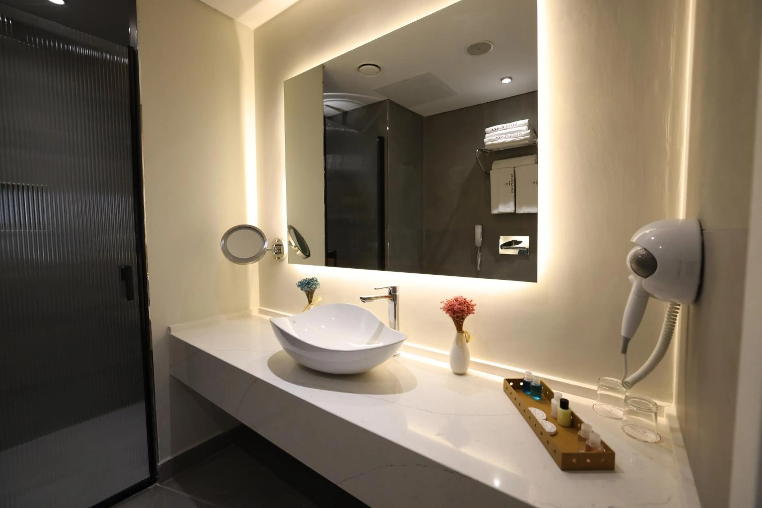 Shower in Sundance Hotel Istanbul