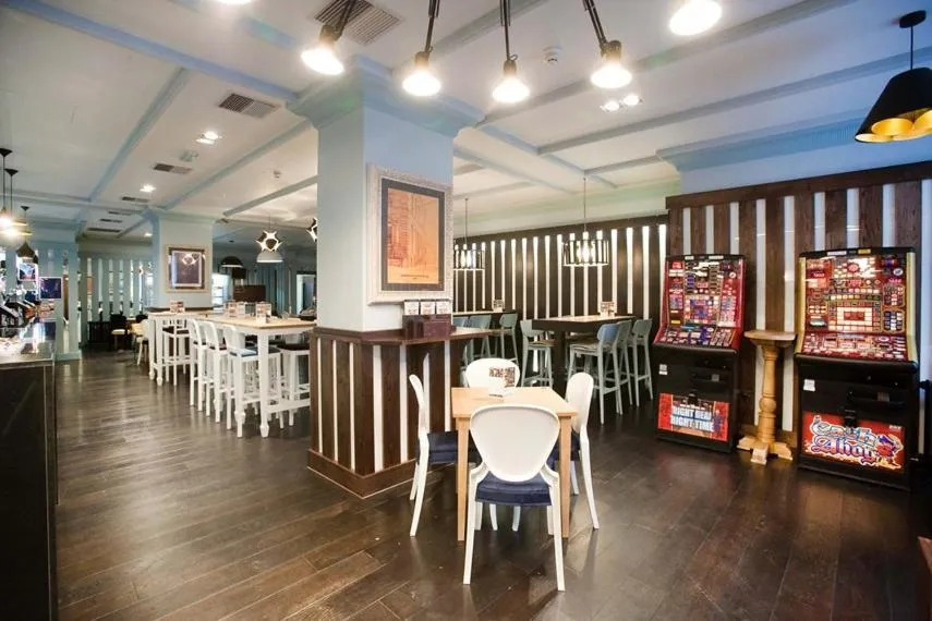 Restaurant/places to eat in The Guildhall and Linen Exchange Wetherspoon