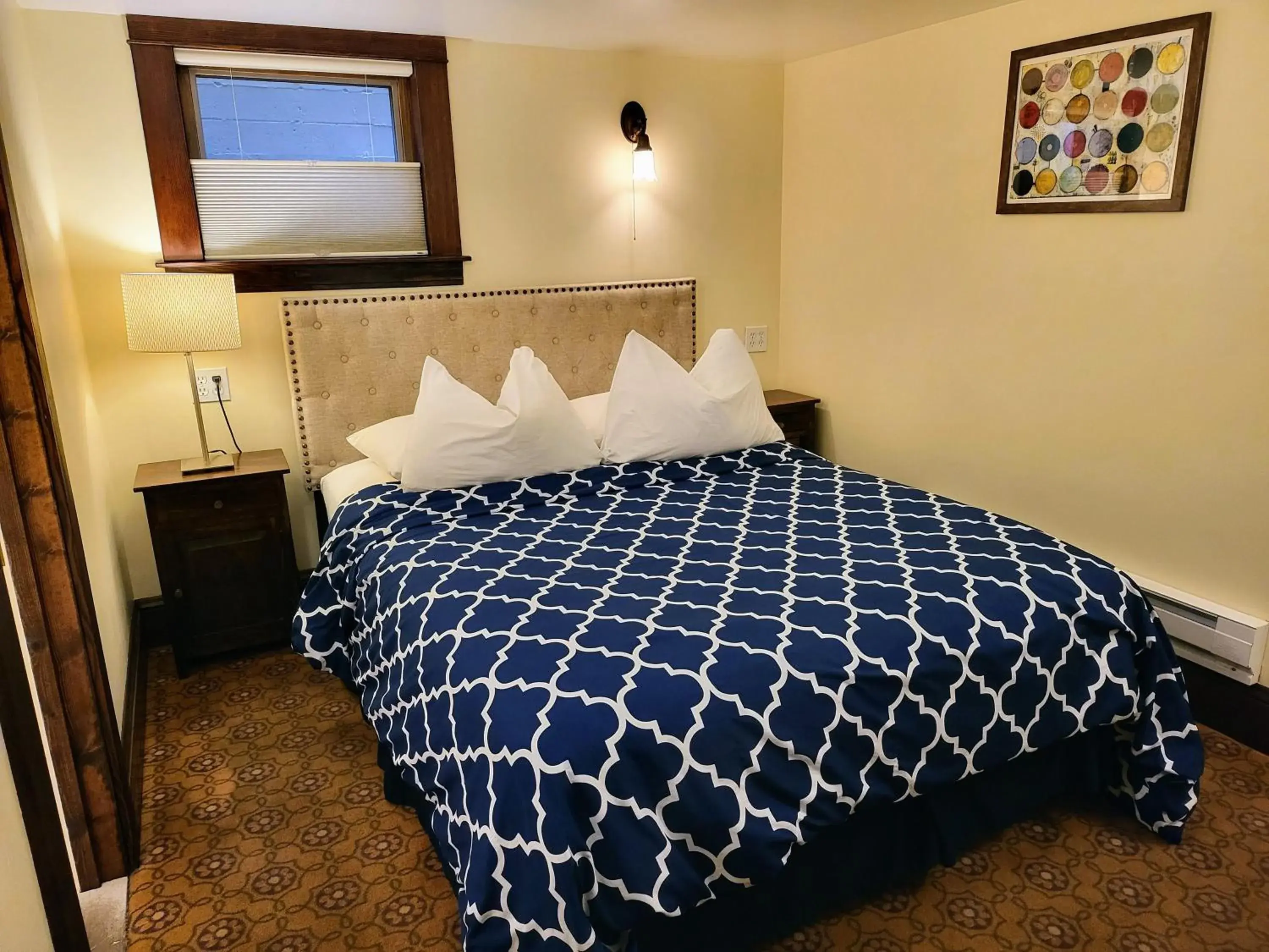 Budget Double Room in Bluebird Guesthouse Budget Double Room in Bluebird Guesthouse