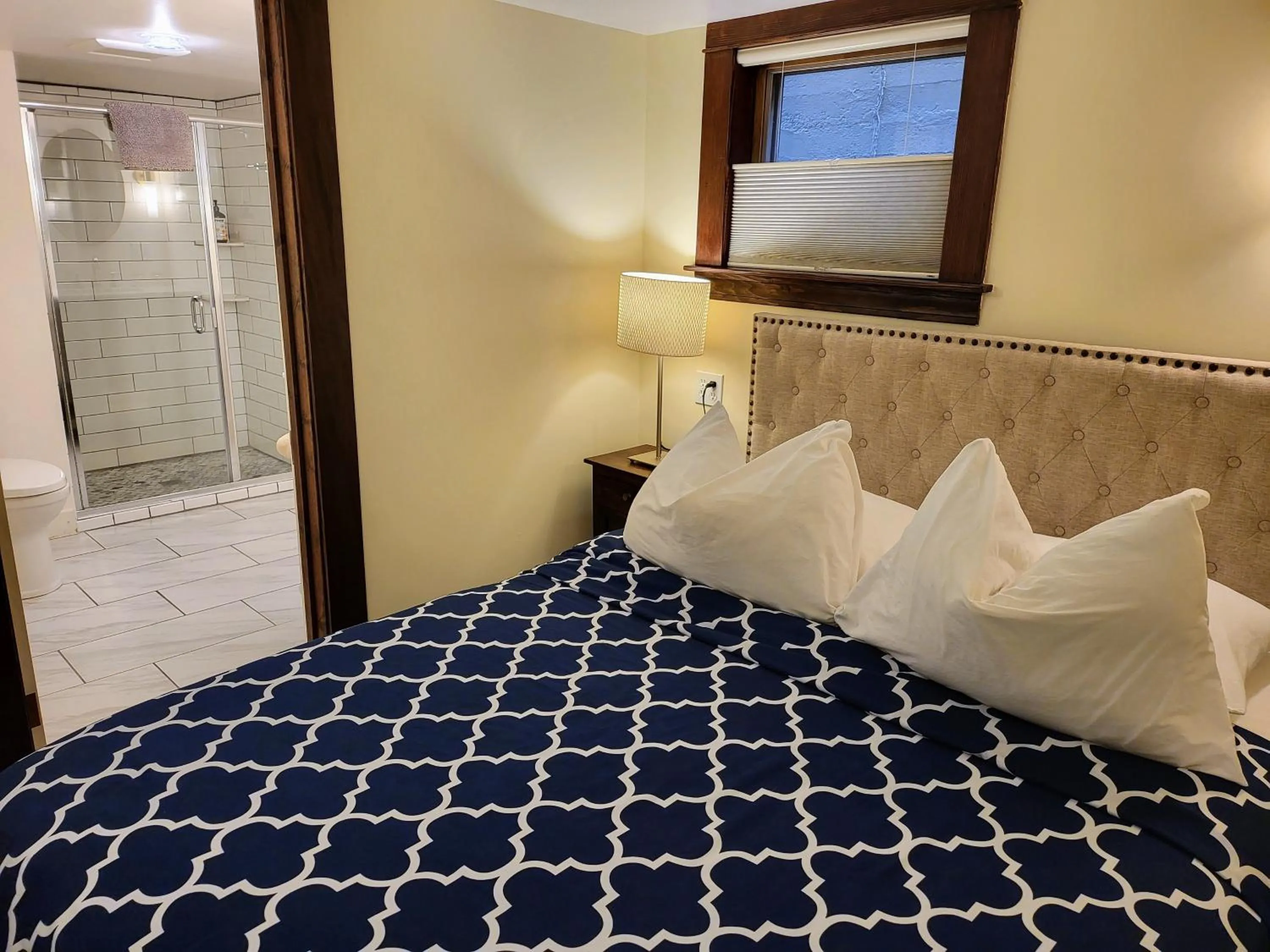 Bed in Bluebird Guesthouse