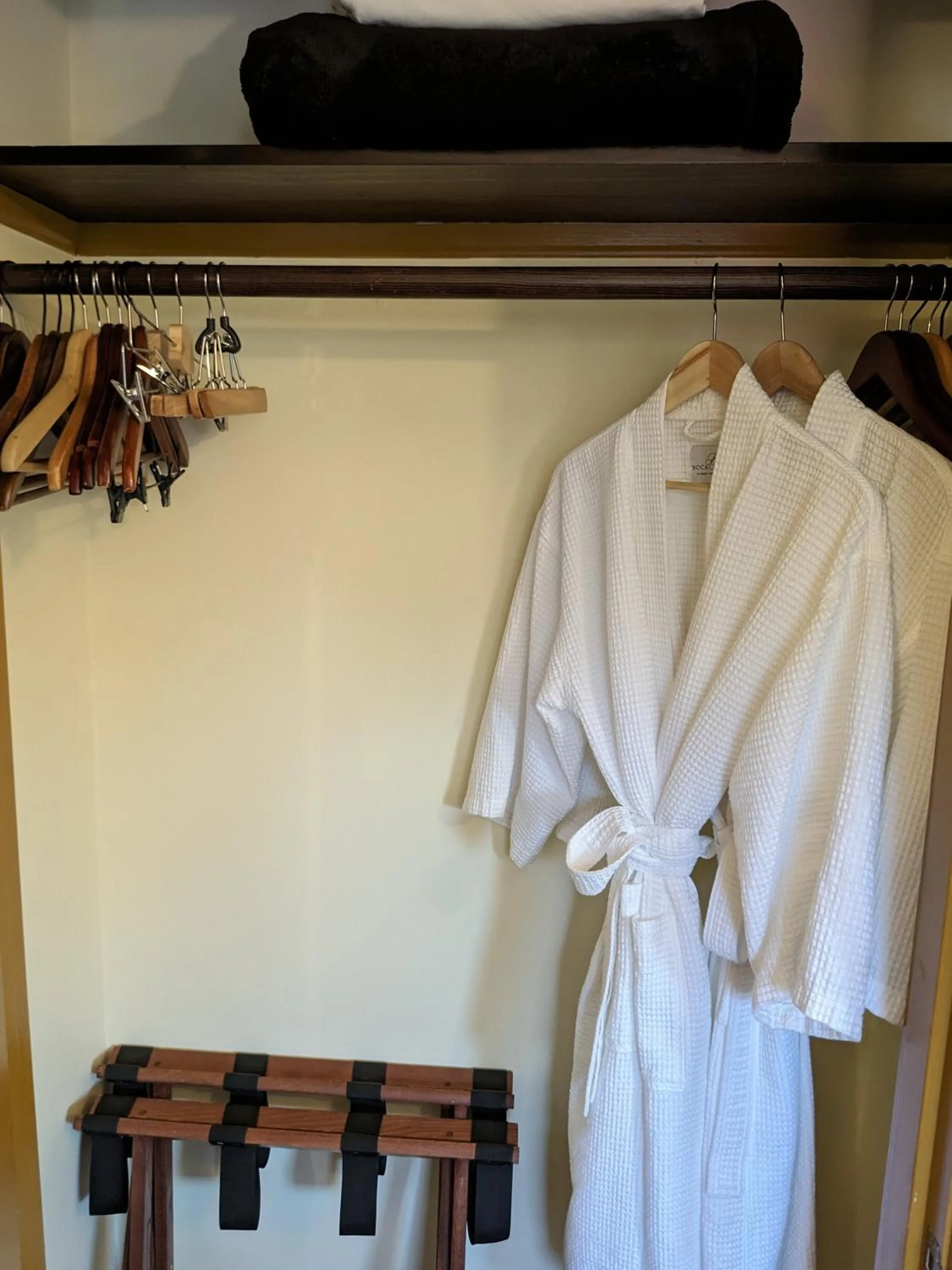 wardrobe in Bluebird Guesthouse