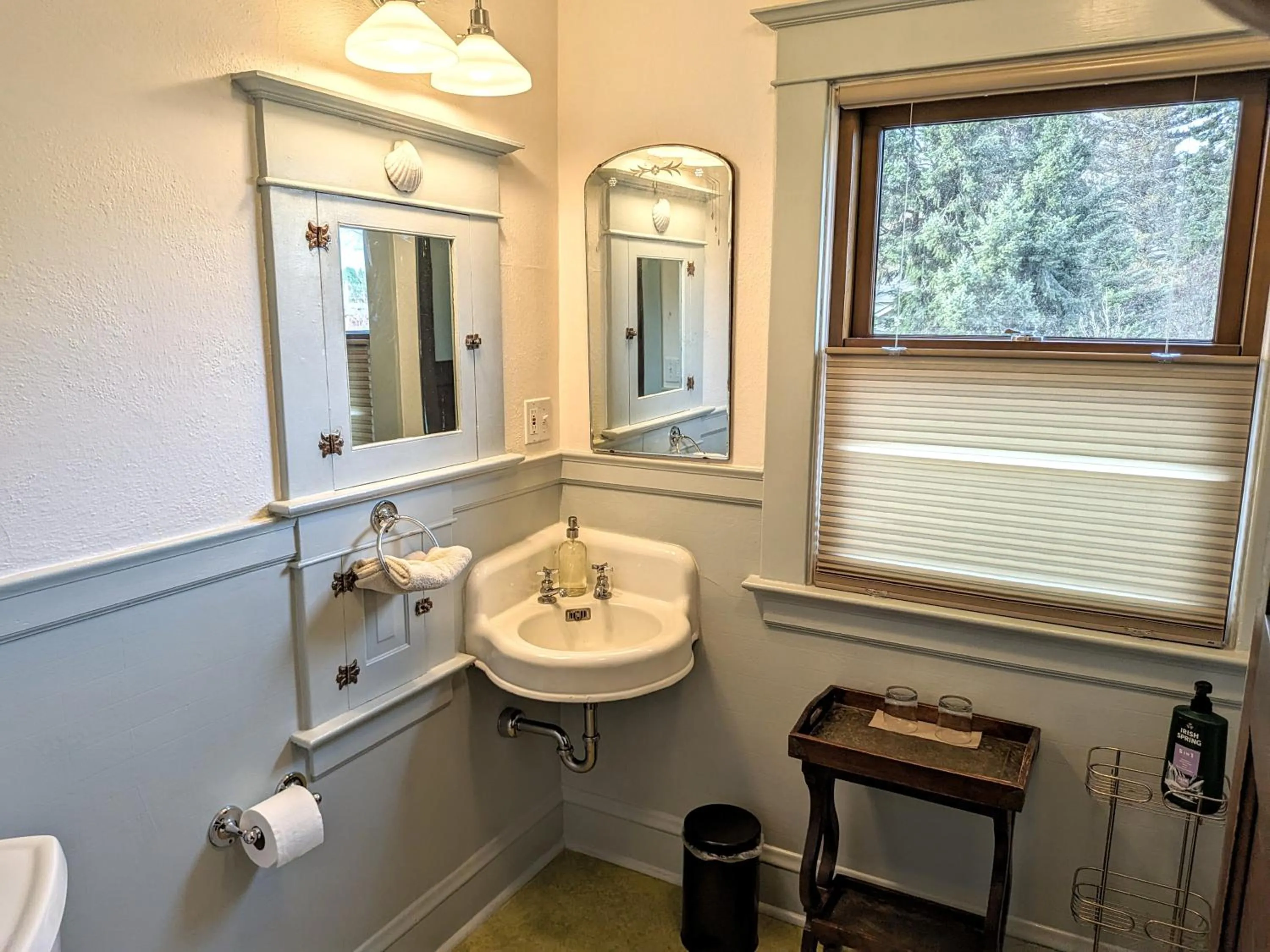 Bathroom in Bluebird Guesthouse