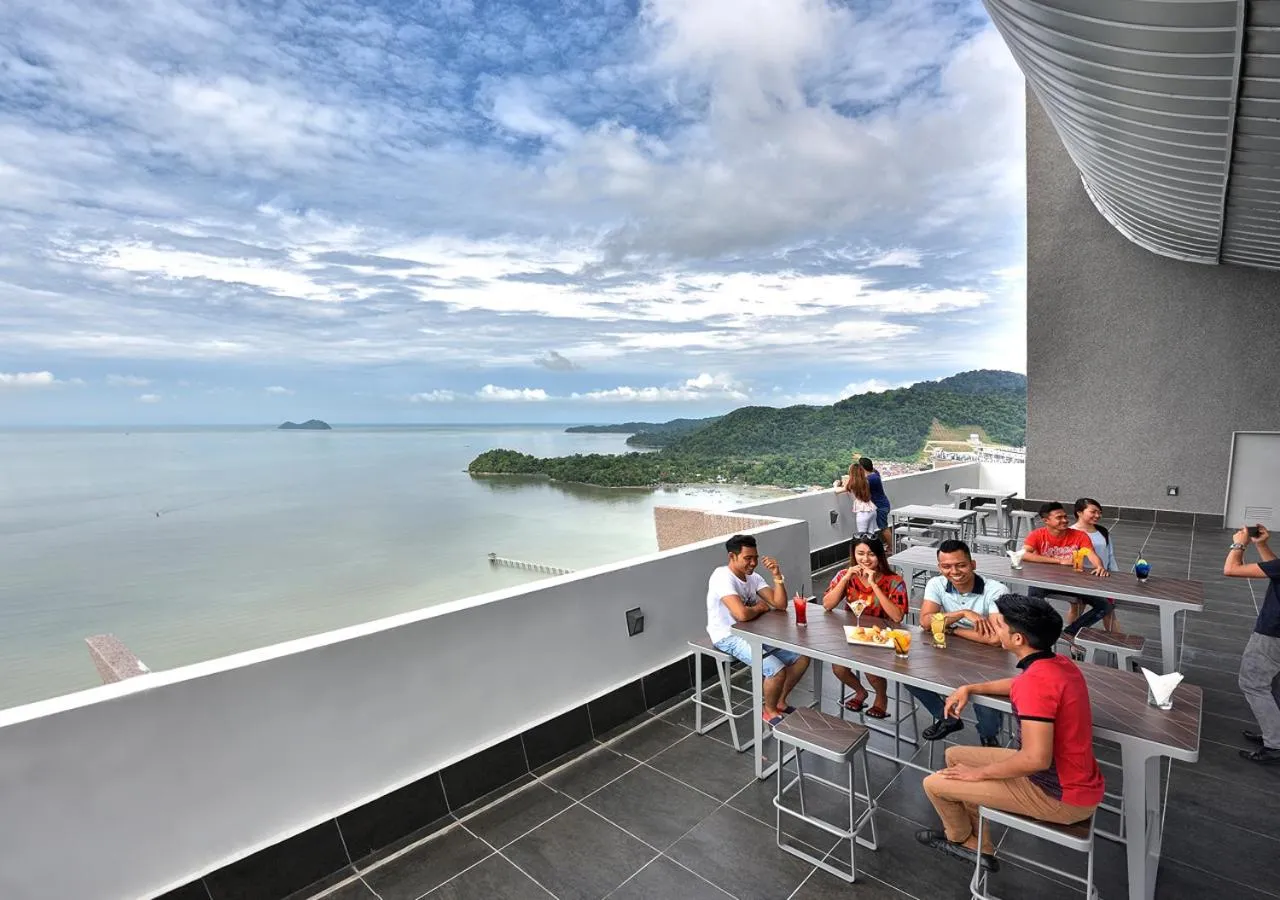 Restaurant/places to eat in Lexis Suites Penang
