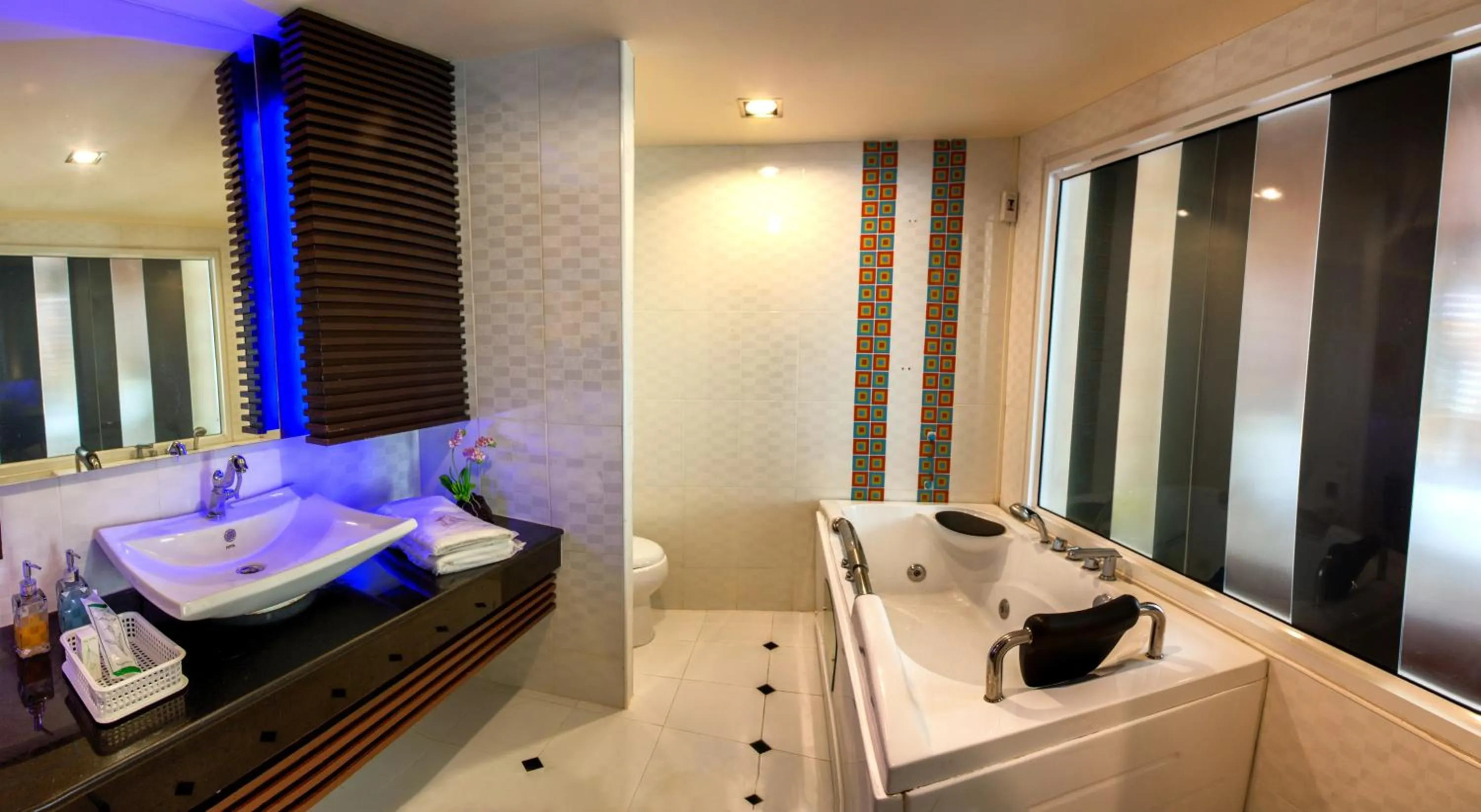 Hot Tub in The Ring Hotel