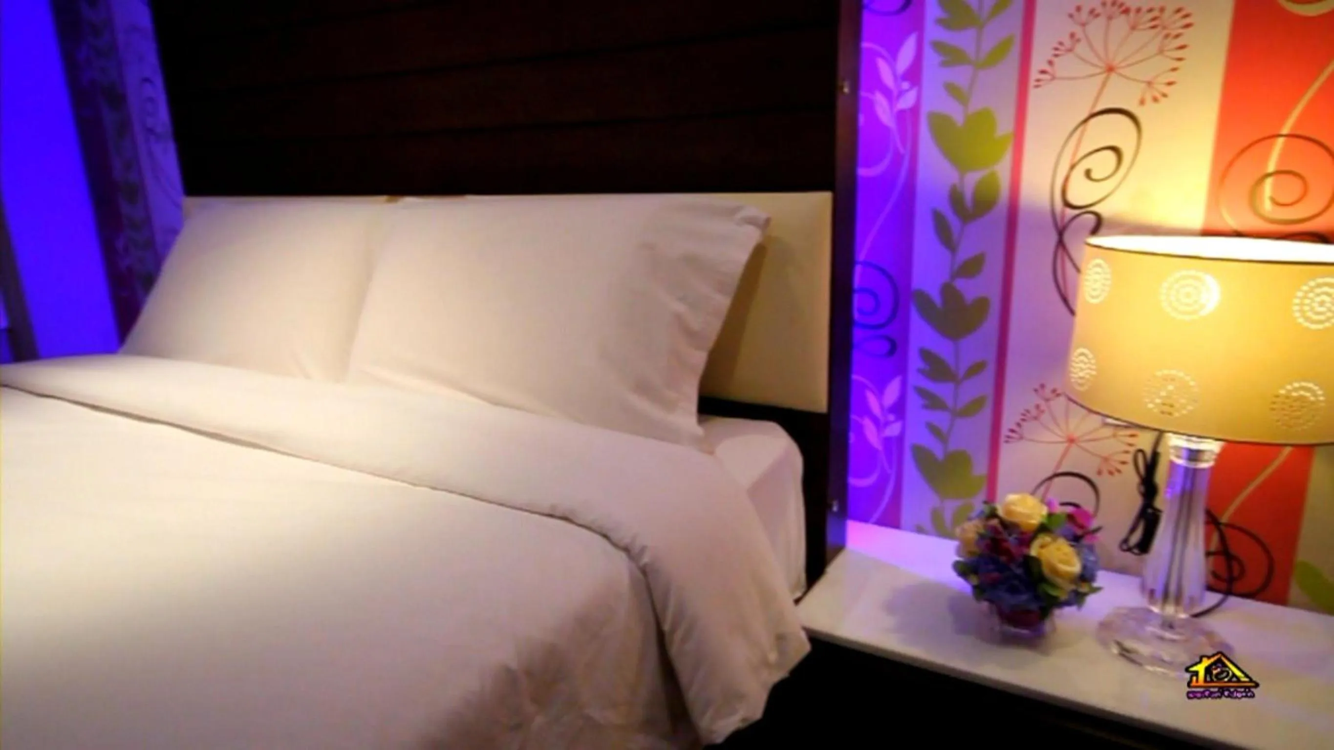 Decorative detail, Bed in The Ring Hotel