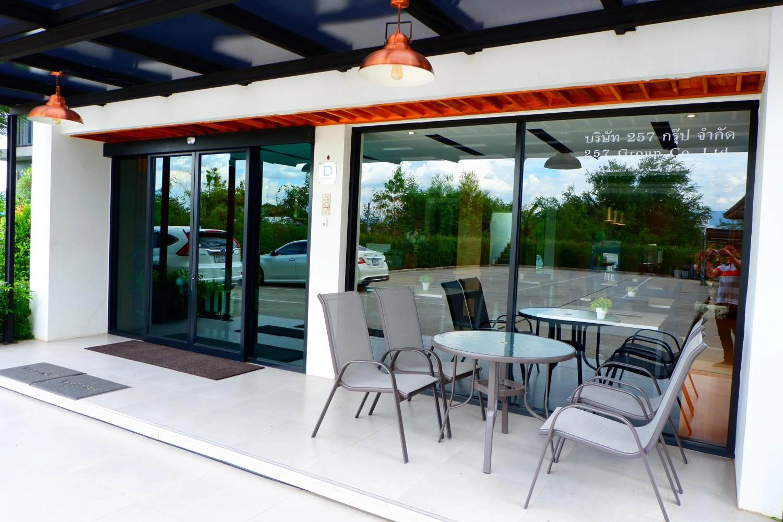 Facade/entrance in The D257 Hotel