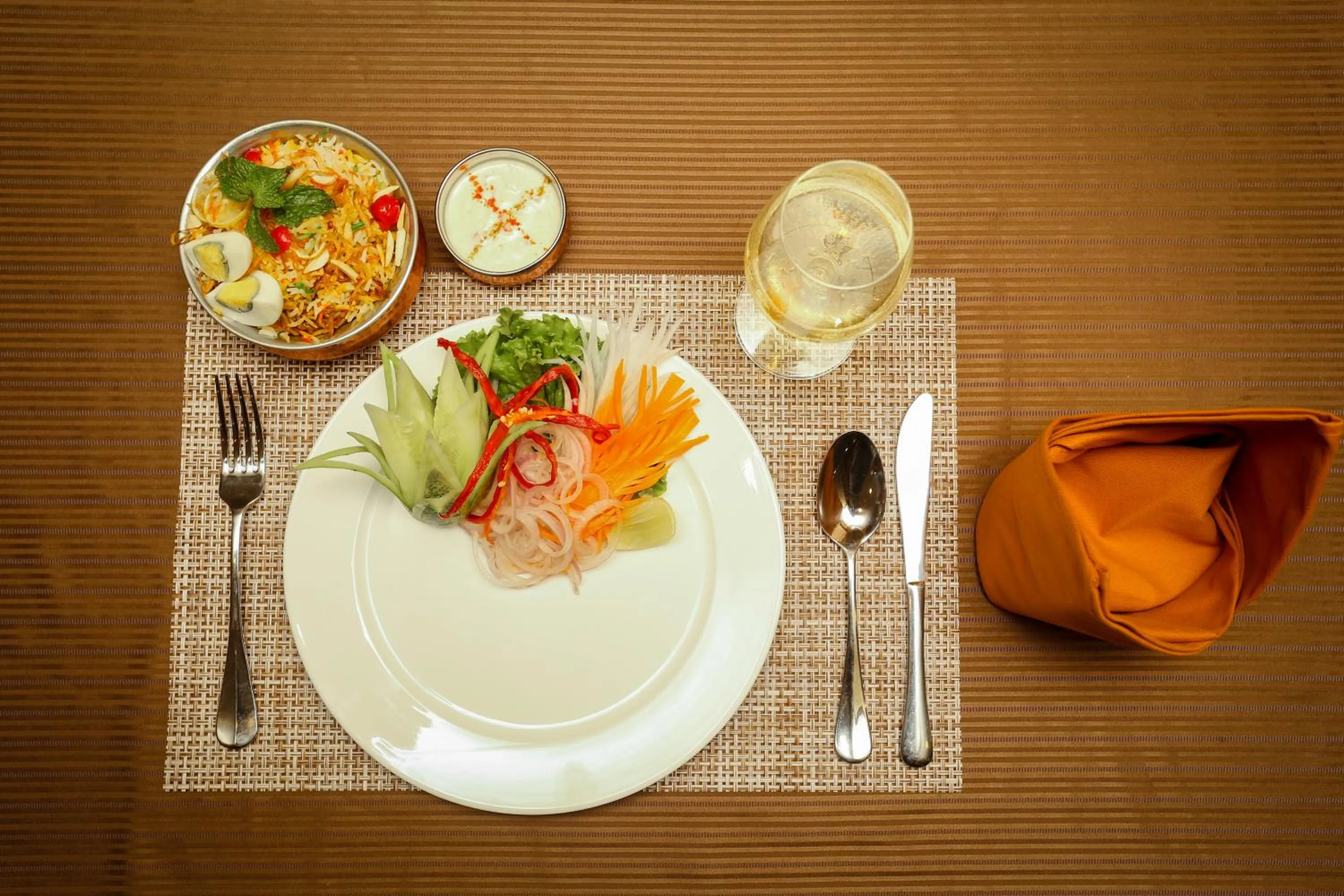 Food and drinks in Yatri Suites and Spa