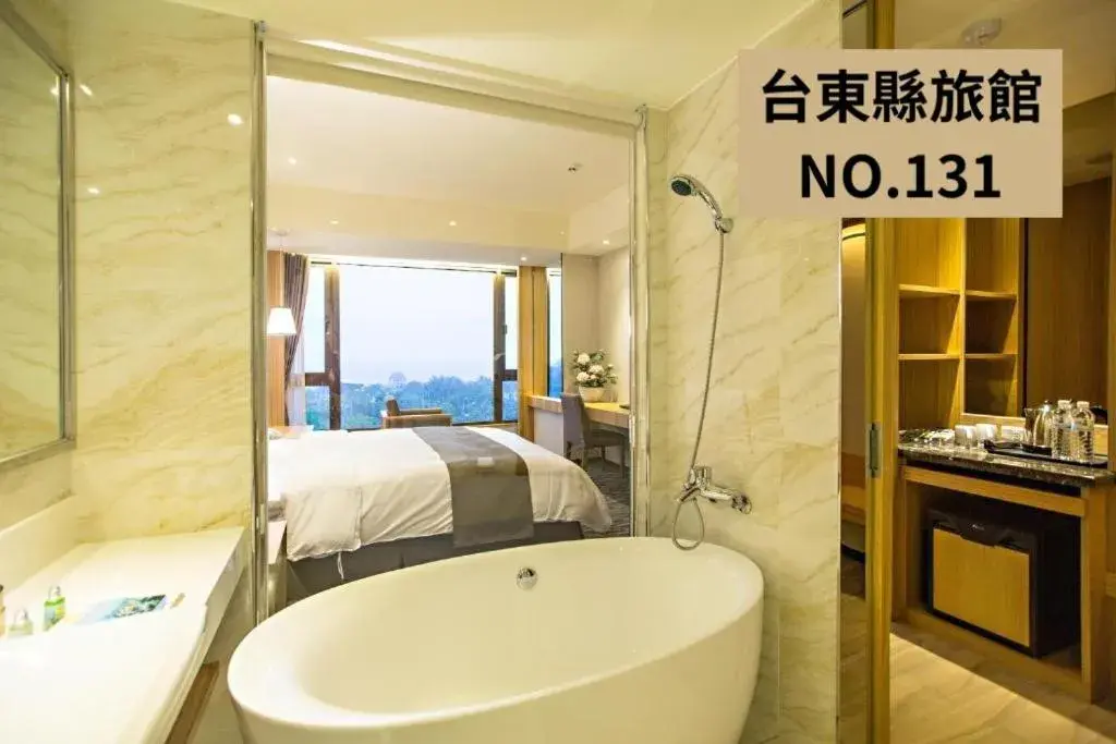 Deluxe Double Room with Sea View in Kaishen Starlight Hotel Deluxe Double Room with Sea View in Kaishen Starlight Hotel