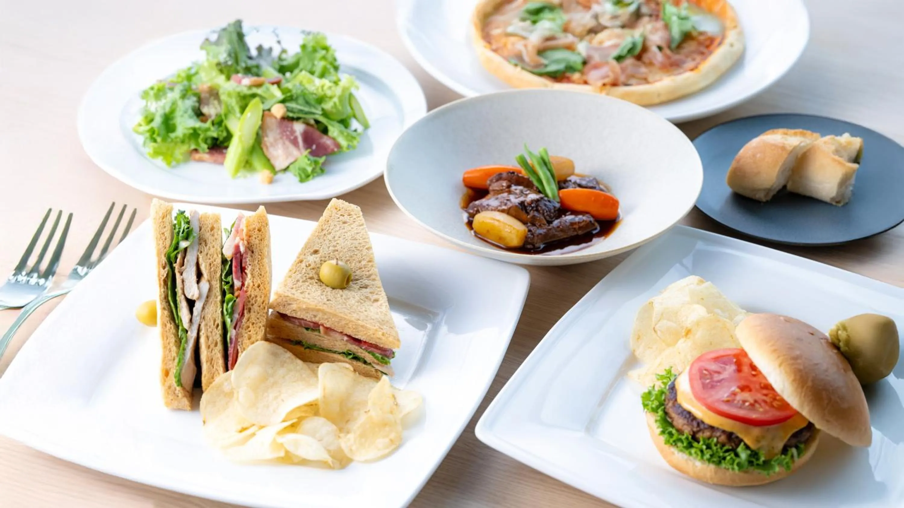 Restaurant/places to eat in ANA Holiday Inn Iwate Kitakami by IHG