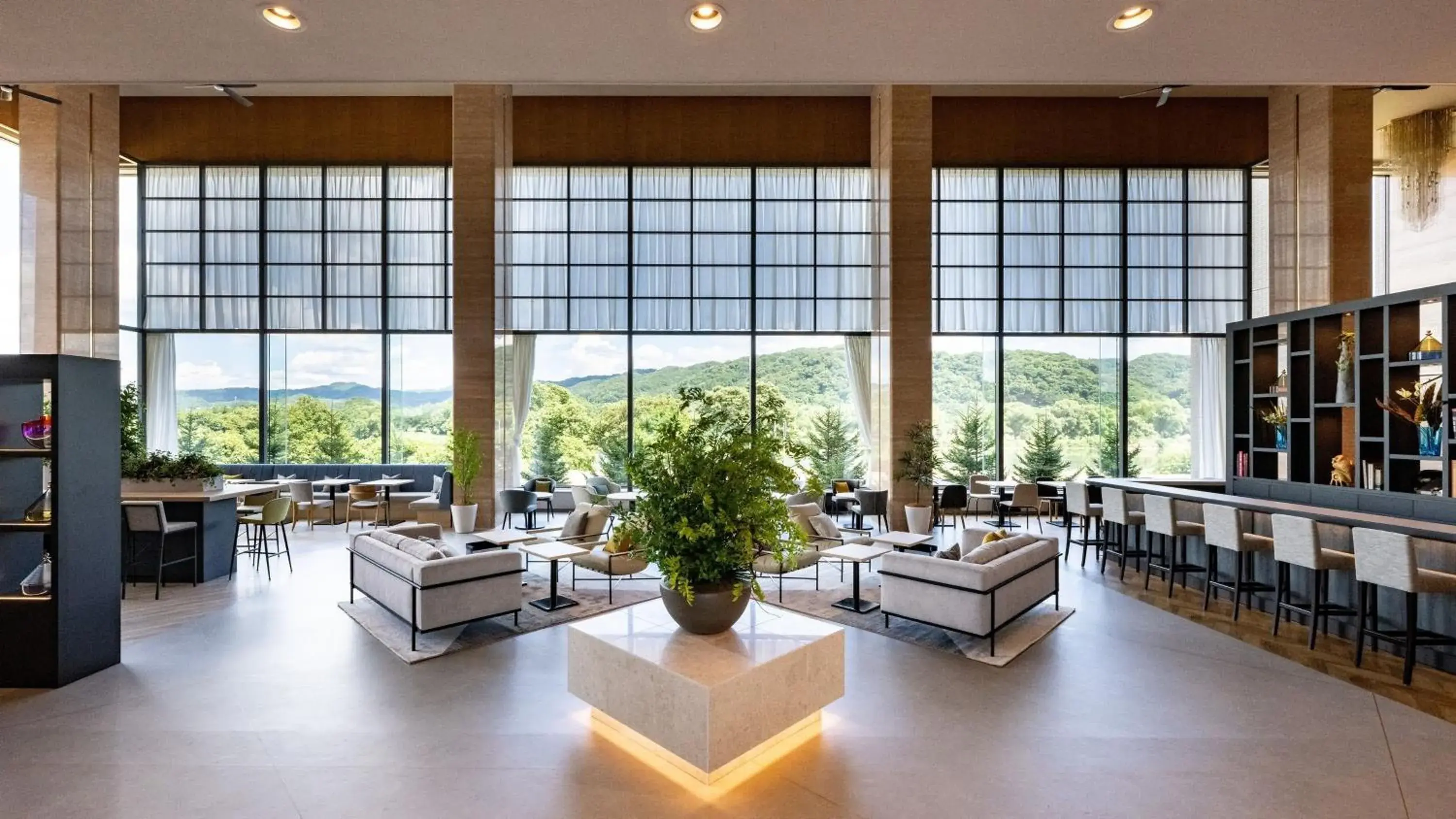 Property building in ANA Holiday Inn Iwate Kitakami by IHG Property building in ANA Holiday Inn Iwate Kitakami by IHG