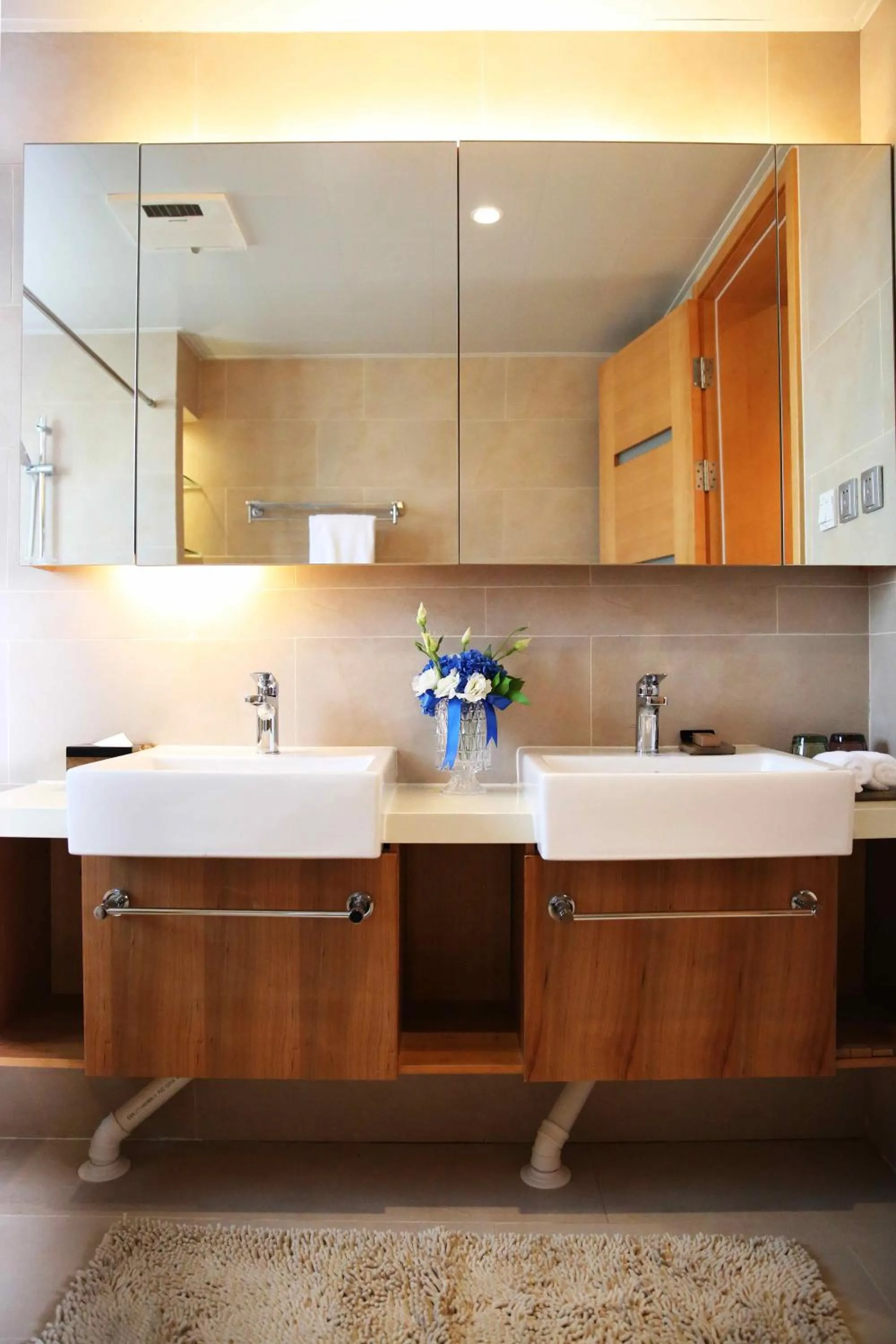 Bathroom in Green Court Place Jingqiao Middle Ring Shanghai