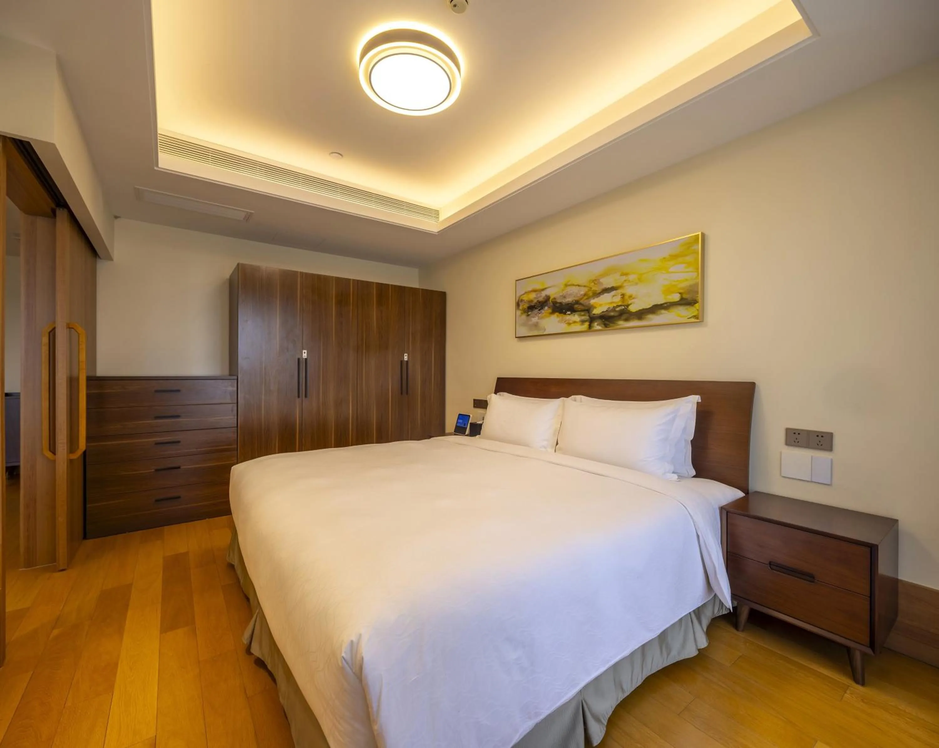 Bed in Green Court Place Jingqiao Middle Ring Shanghai