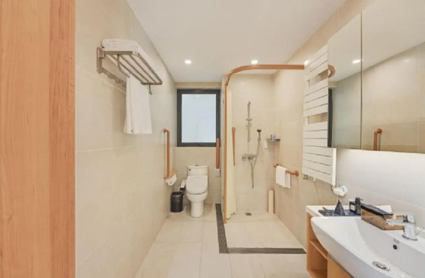 Shower in Green Court Place Jingqiao Middle Ring Shanghai