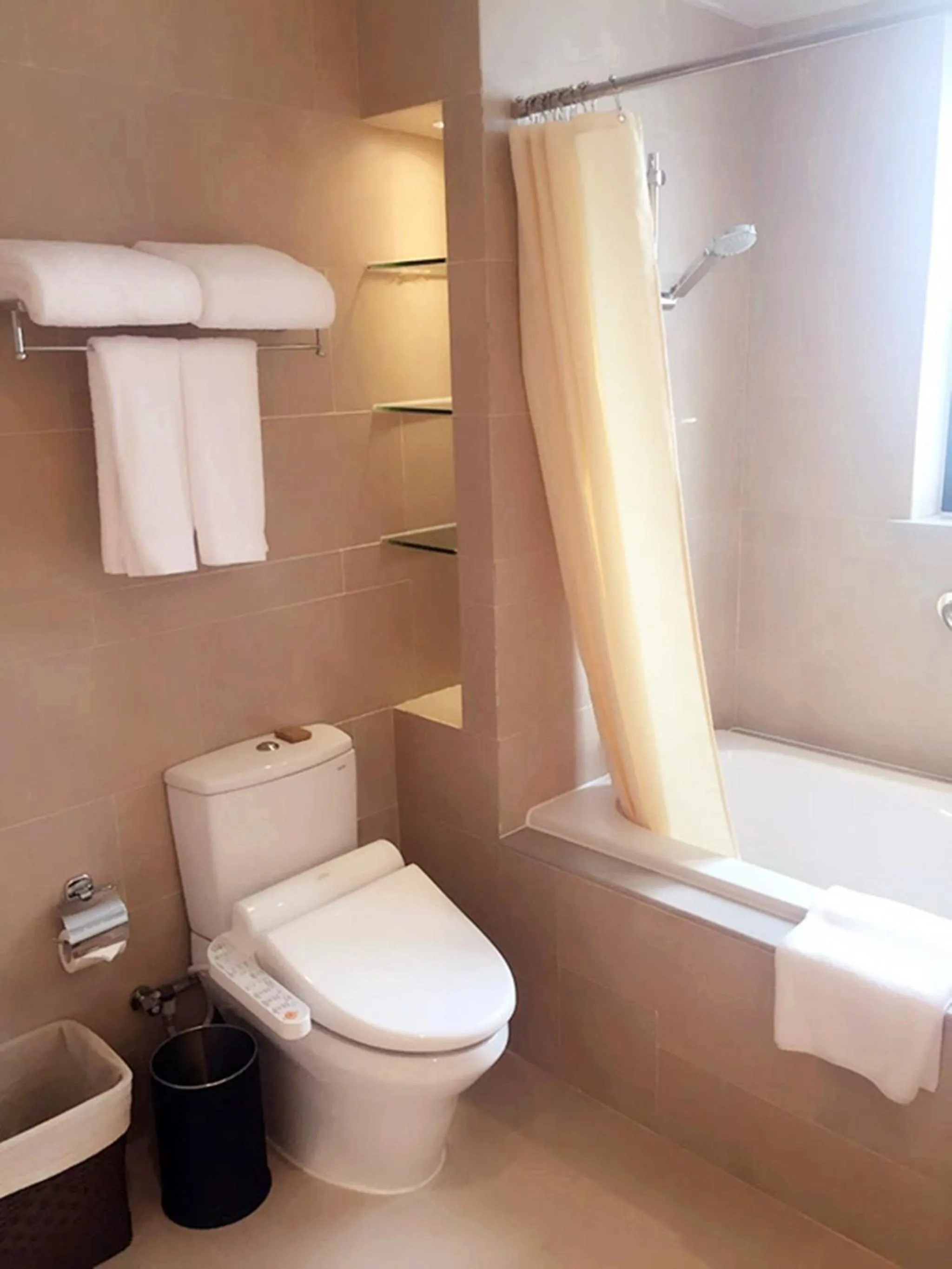 Bathroom in Green Court Place Jingqiao Middle Ring Shanghai