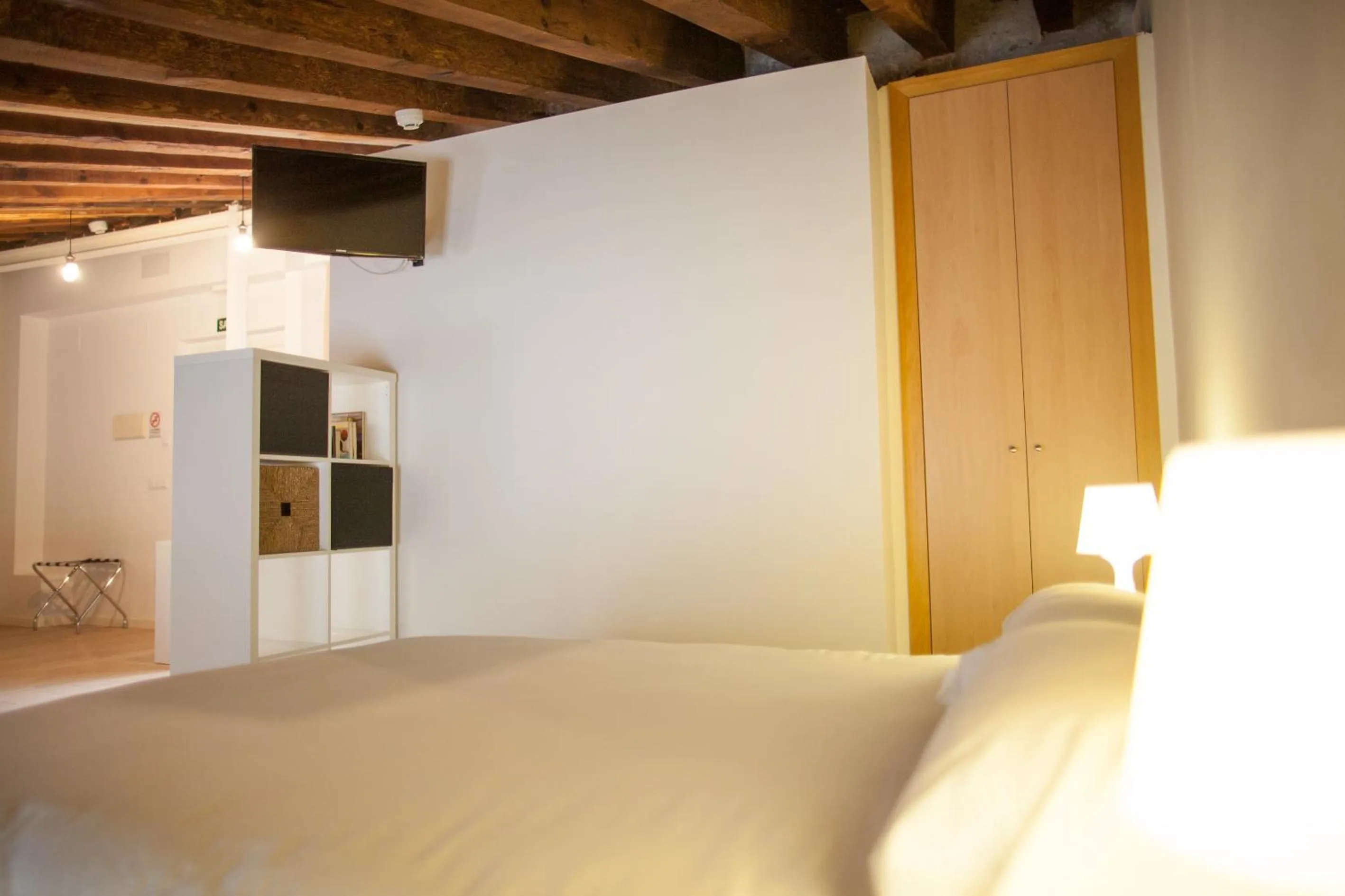 Photo of the whole room, Bed in Host & Home