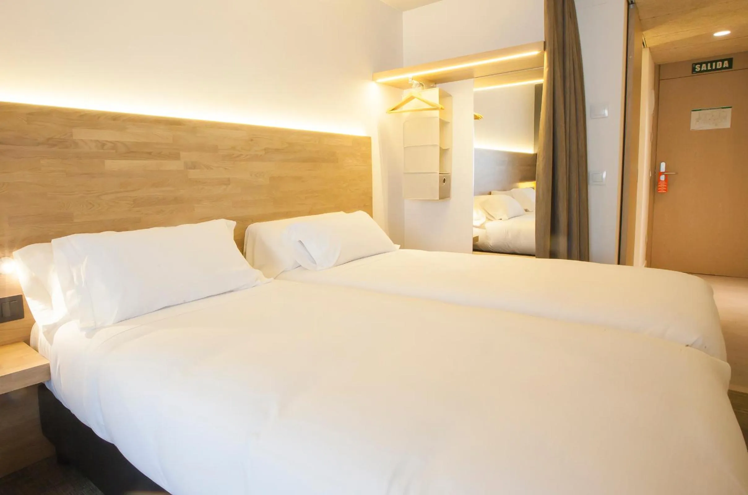 Photo of the whole room, Bed in Hotel A Pamplona