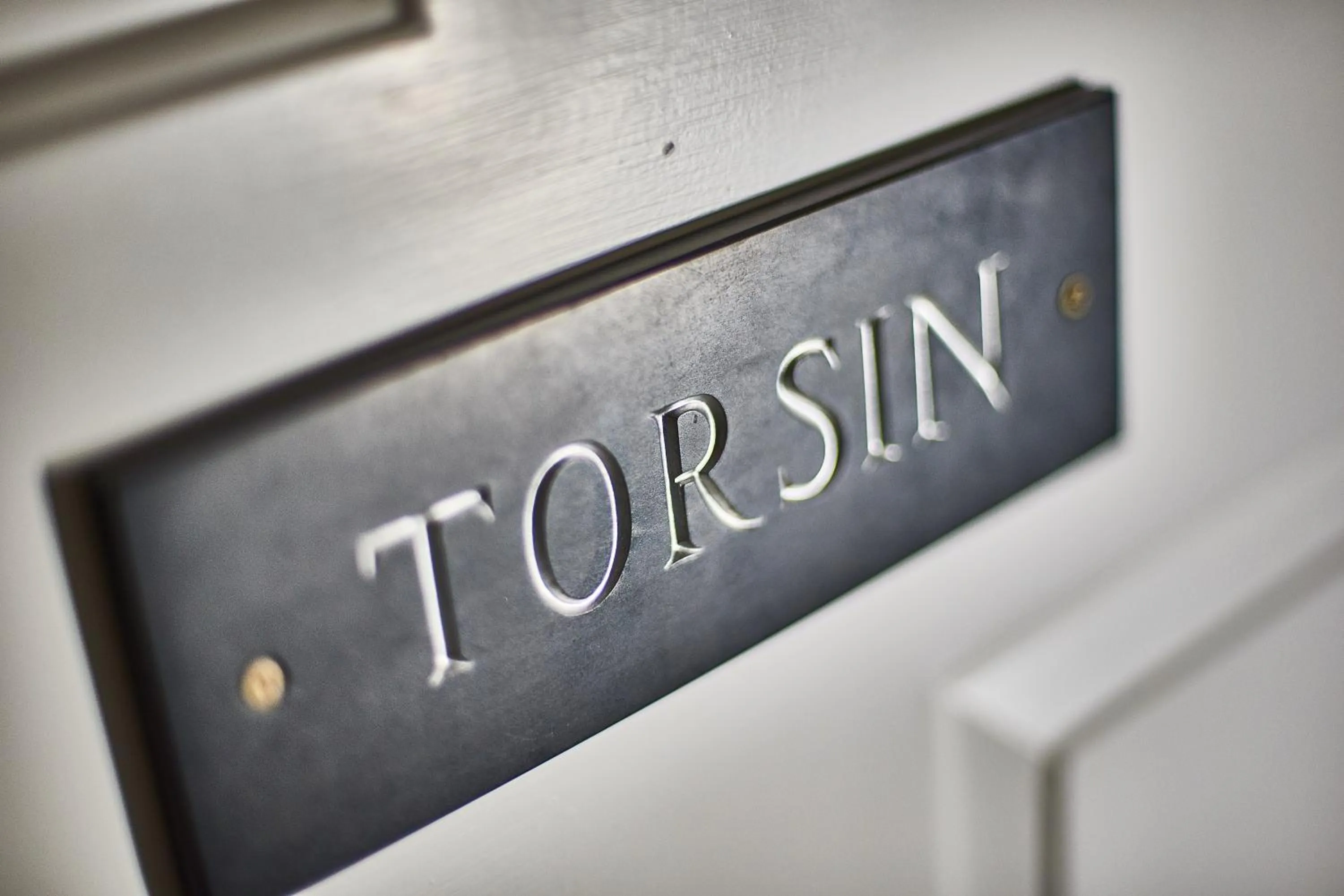 Logo/Certificate/Sign in Plough Inn