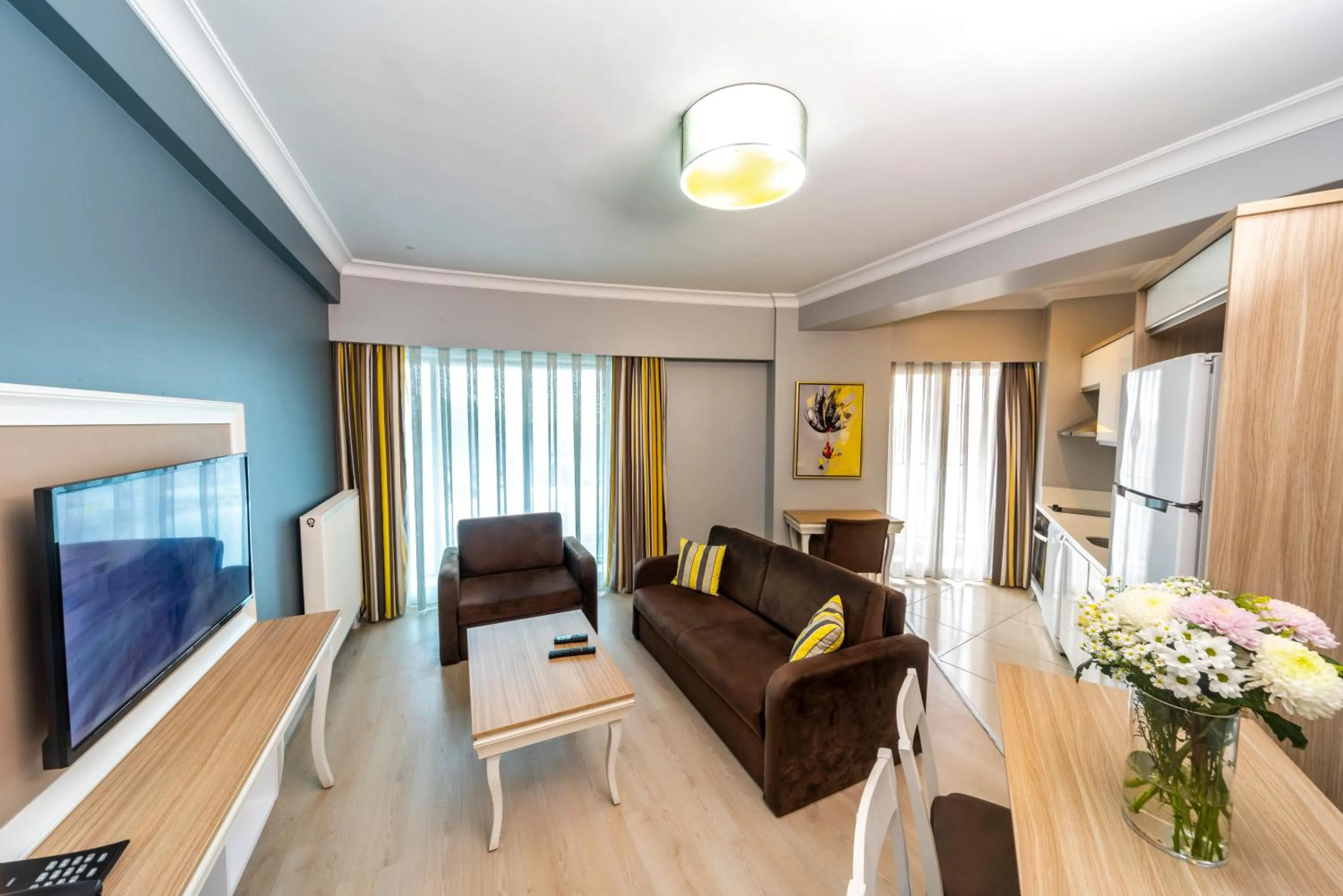 Kitchen or kitchenette in Serenity Suites Istanbul Airport