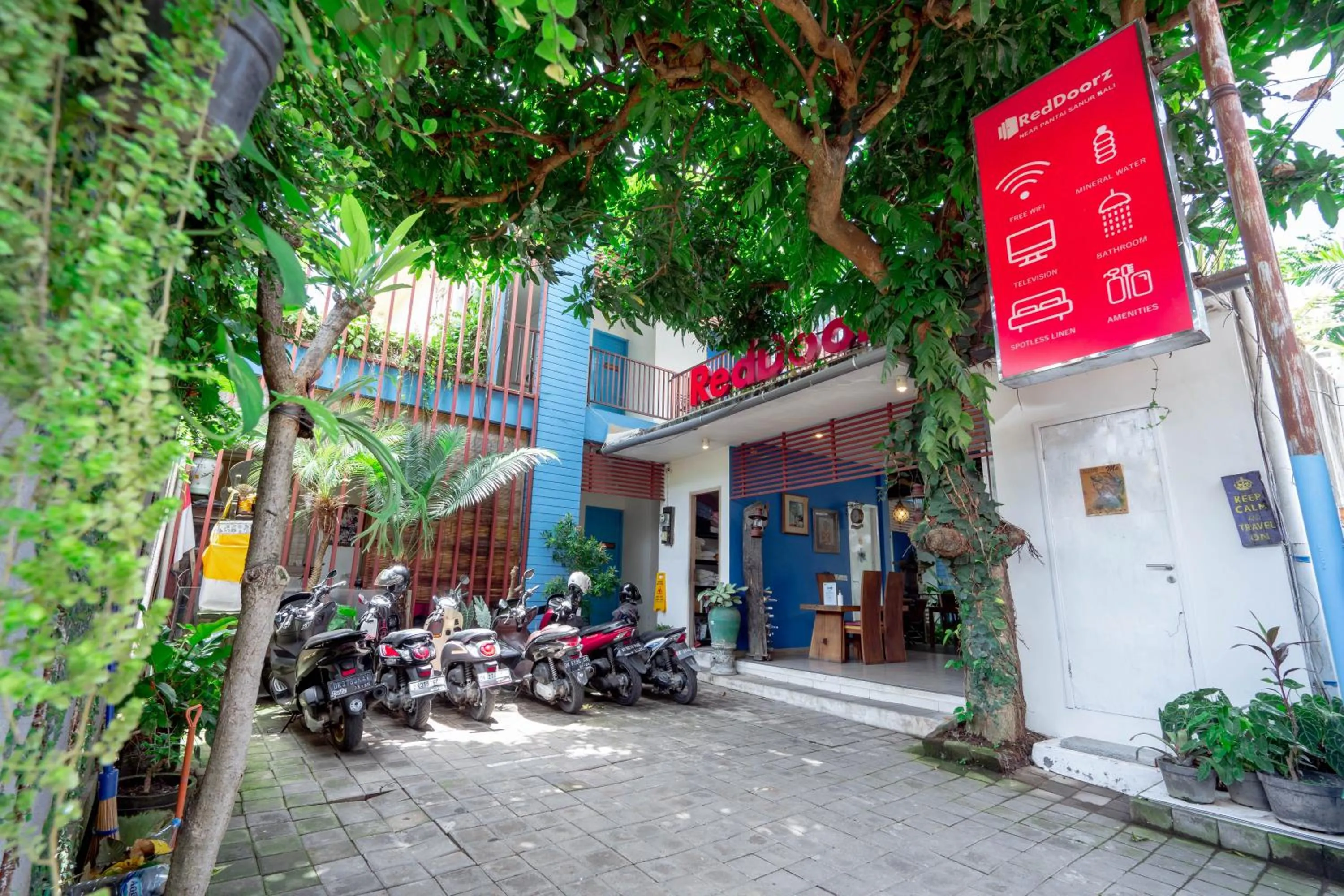 Property building in RedDoorz near Pantai Sanur Bali