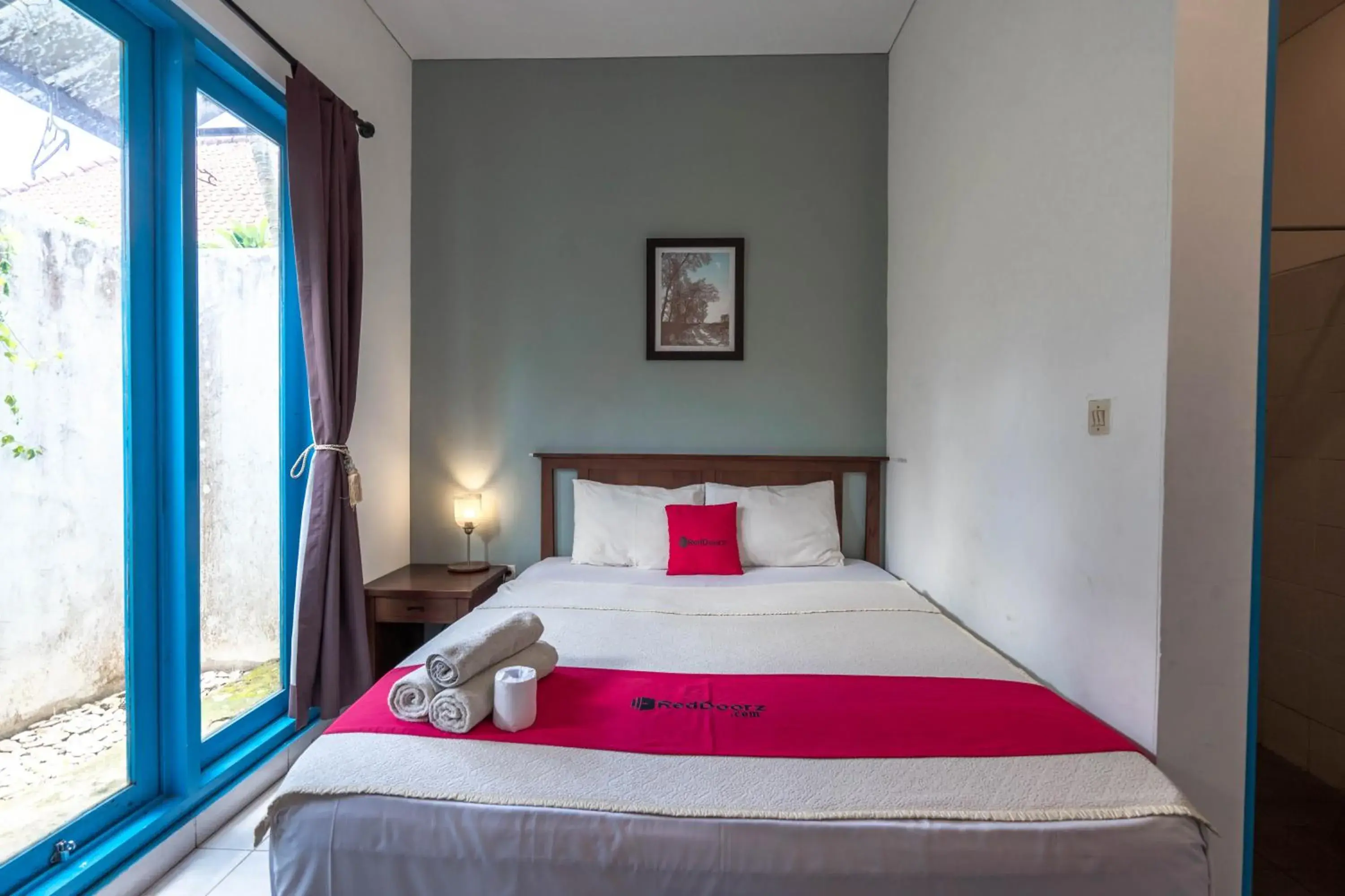 Double Room in RedDoorz near Pantai Sanur Bali Double Room in RedDoorz near Pantai Sanur Bali