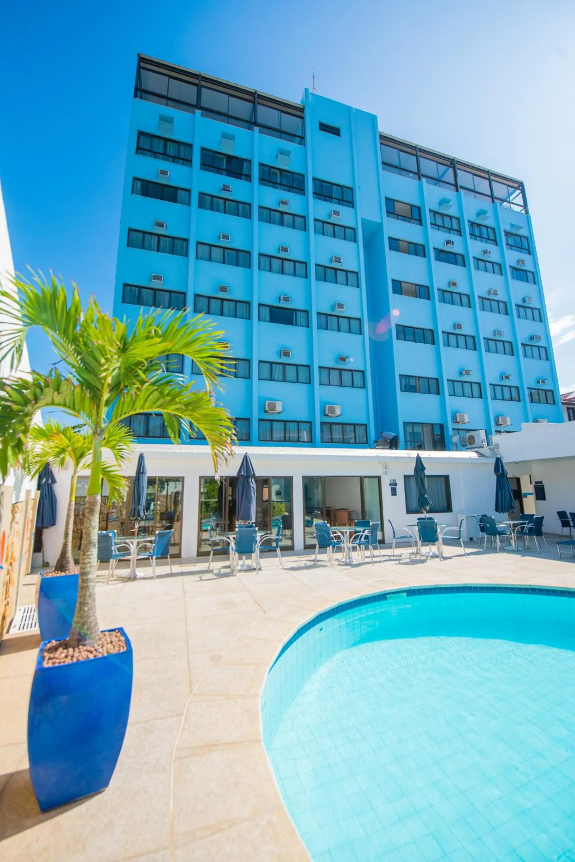 Swimming pool in Hotel Espadarte