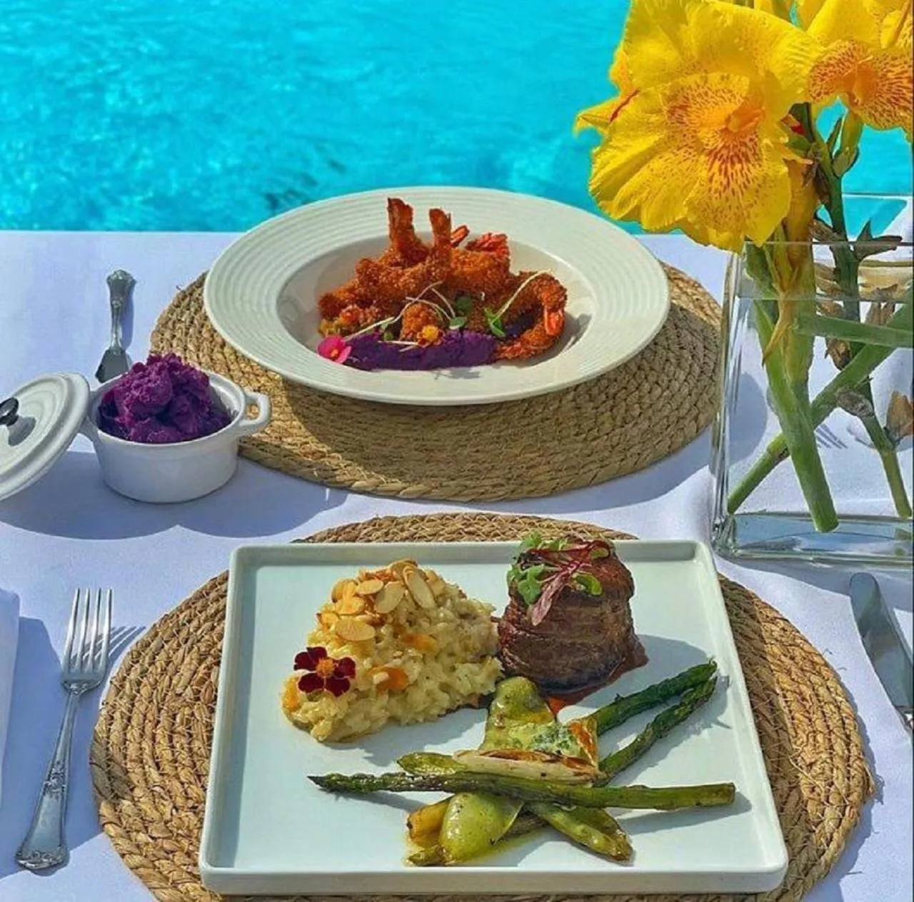 Restaurant/places to eat in Hotel Espadarte