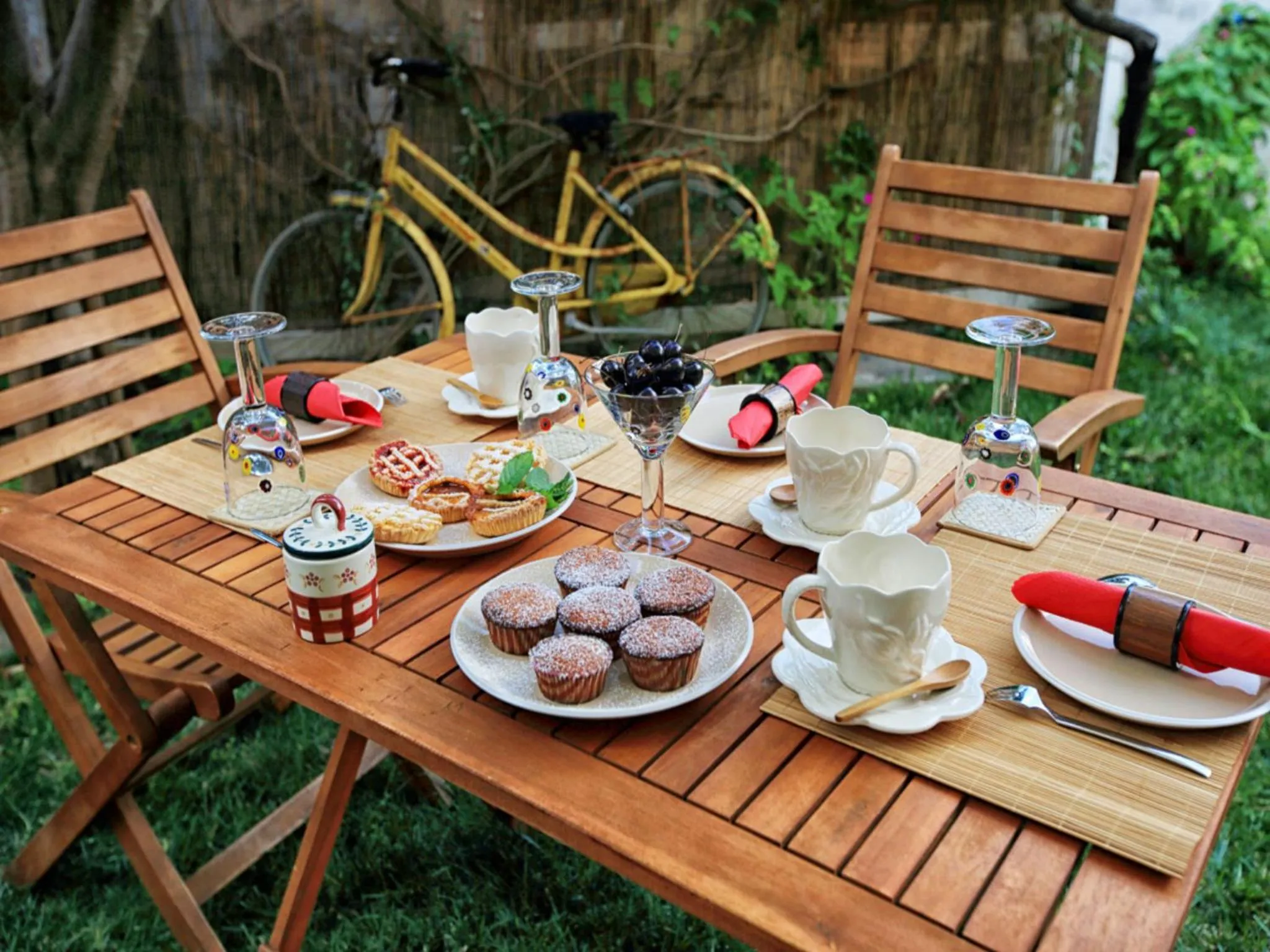 People in Kalinikta B&B