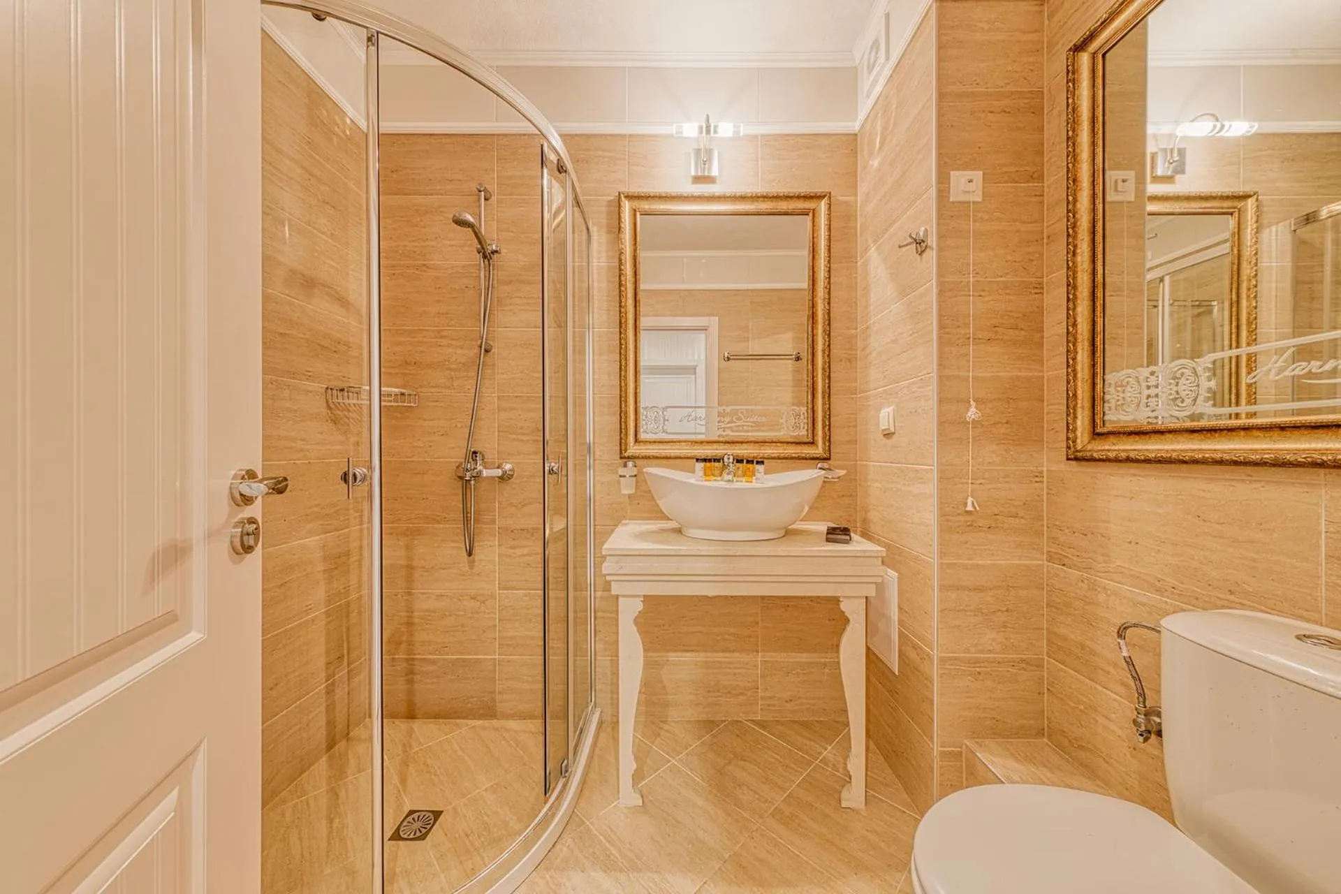 Shower in Harmony Suites Saint Vlas