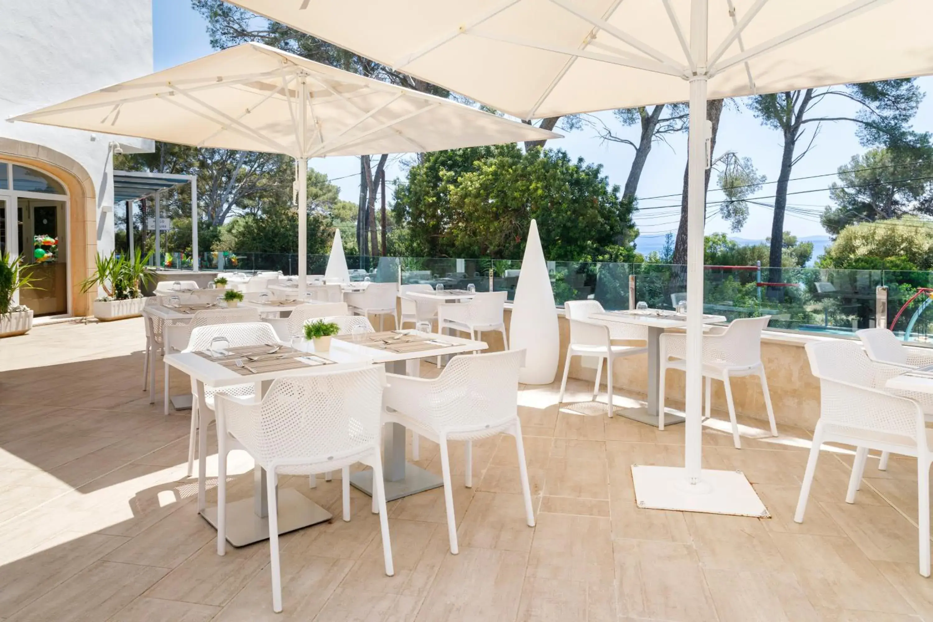 Restaurant/places to eat in Mar Hotels Alcanada Restaurant/places to eat in Mar Hotels Alcanada